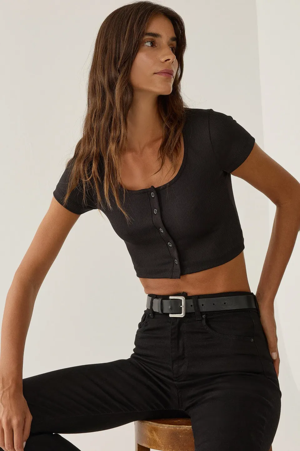 Pool Collar Buttoned Crop Top