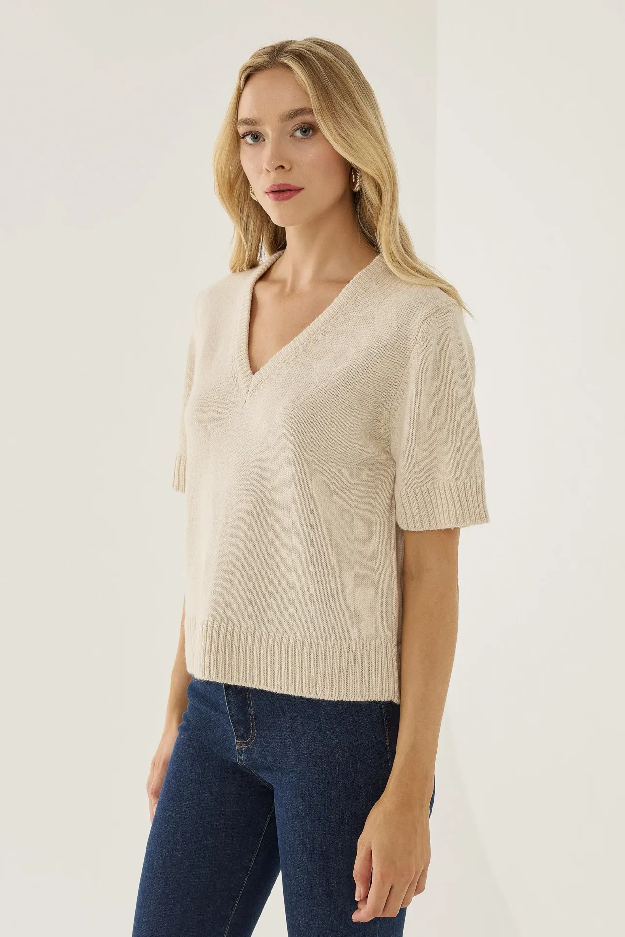 V-Neck Short Sleeve Knit Sweater