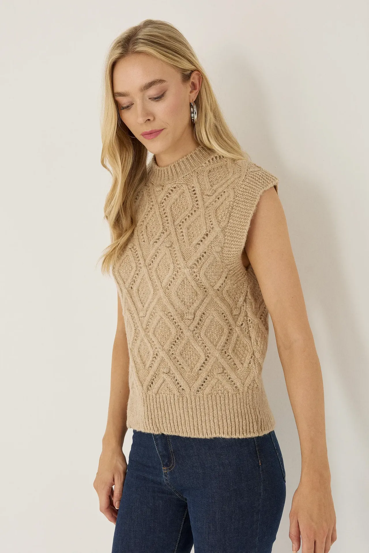 Fitted Knit Sweater Vest