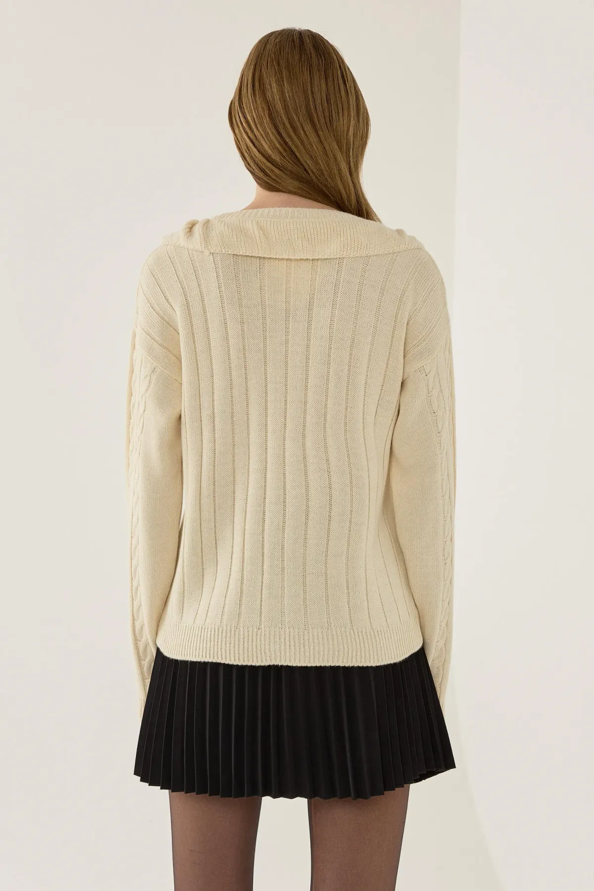 Textured V-Neck Knit Cardigan 4