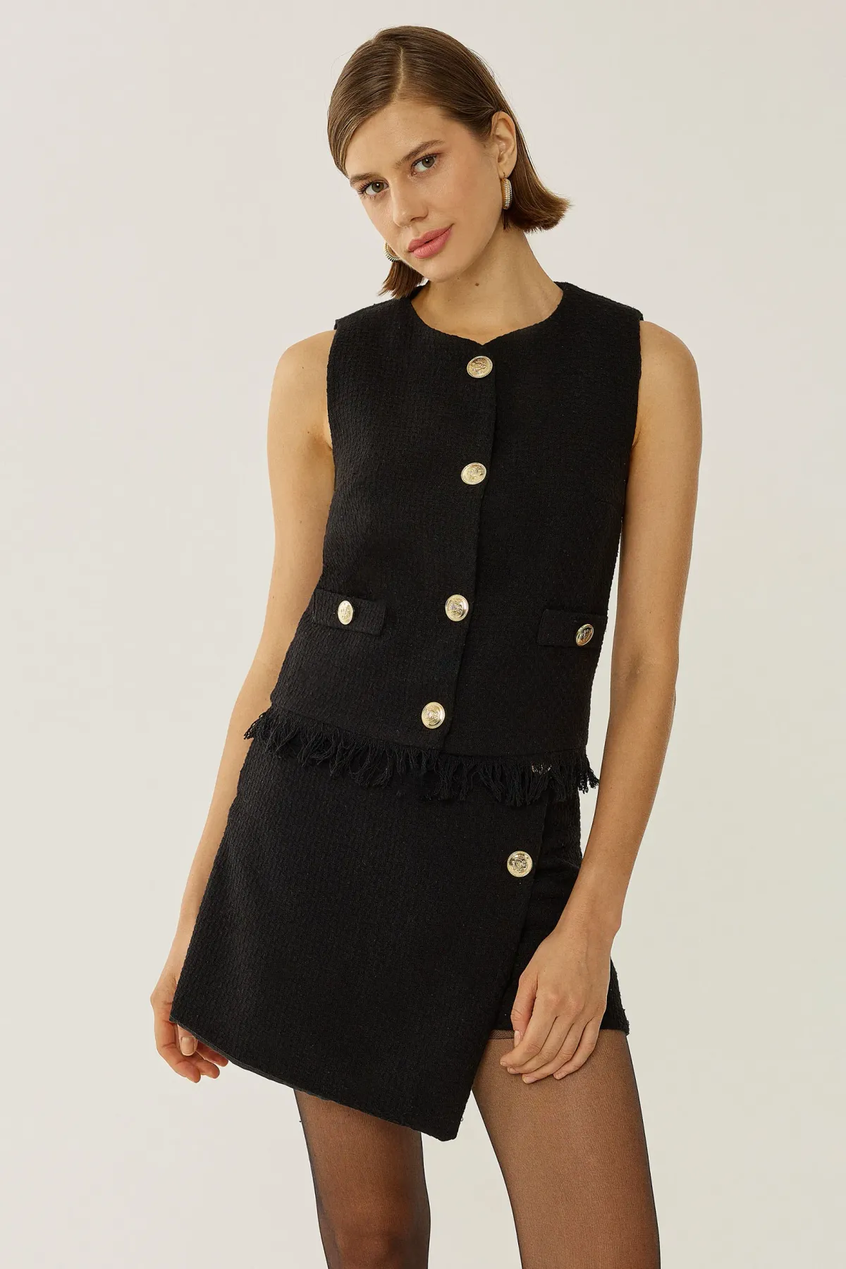 Button Detailed Tweed Vest 4