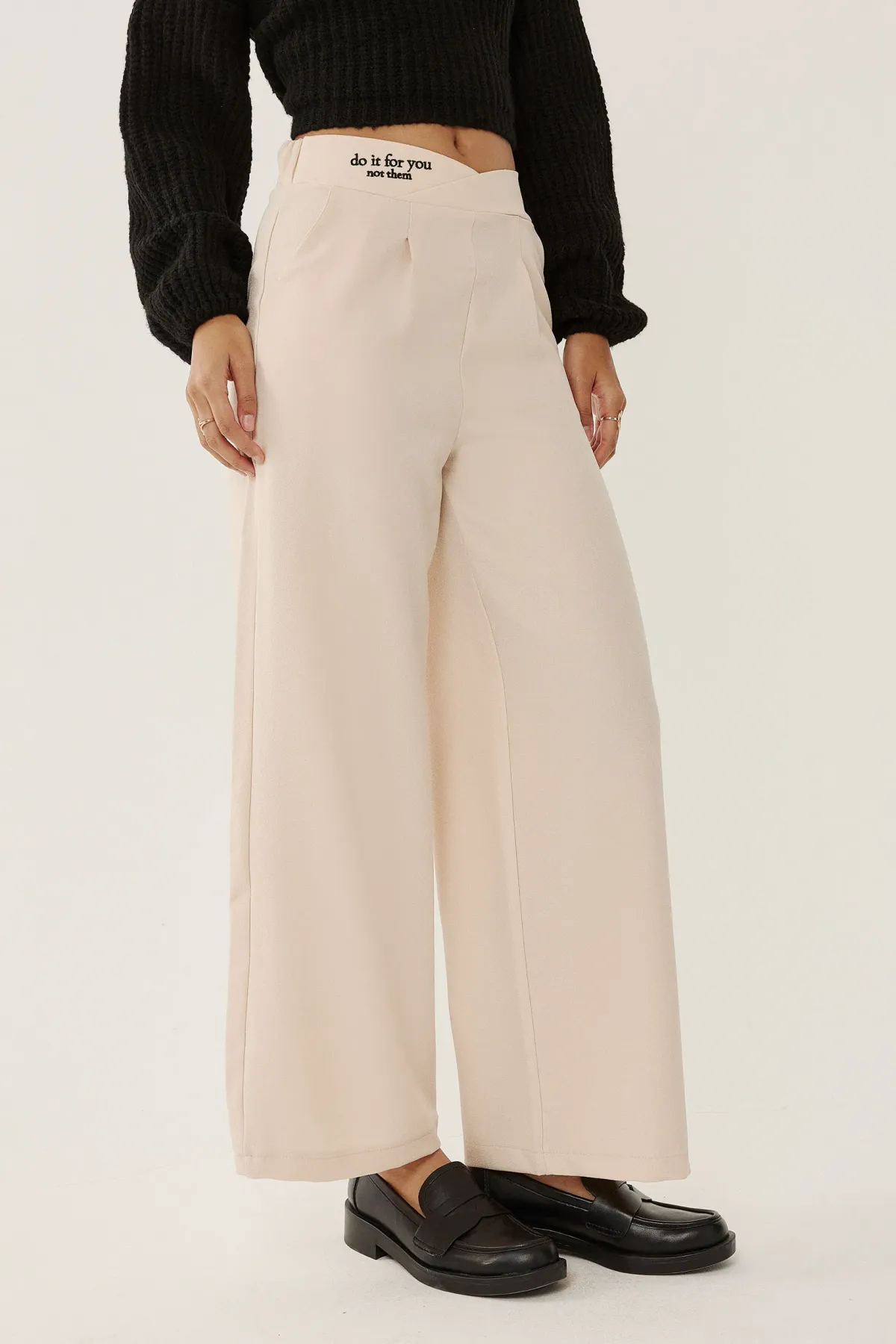 Waist Detailed Straight Leg Pants 4