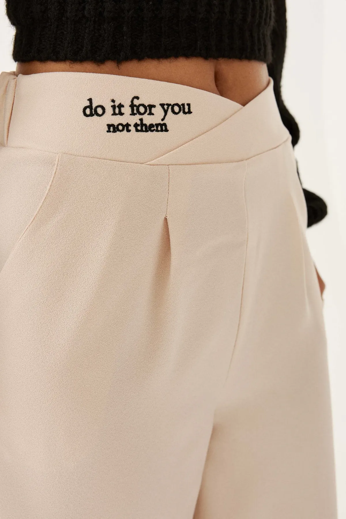 Waist Detailed Straight Leg Pants 5