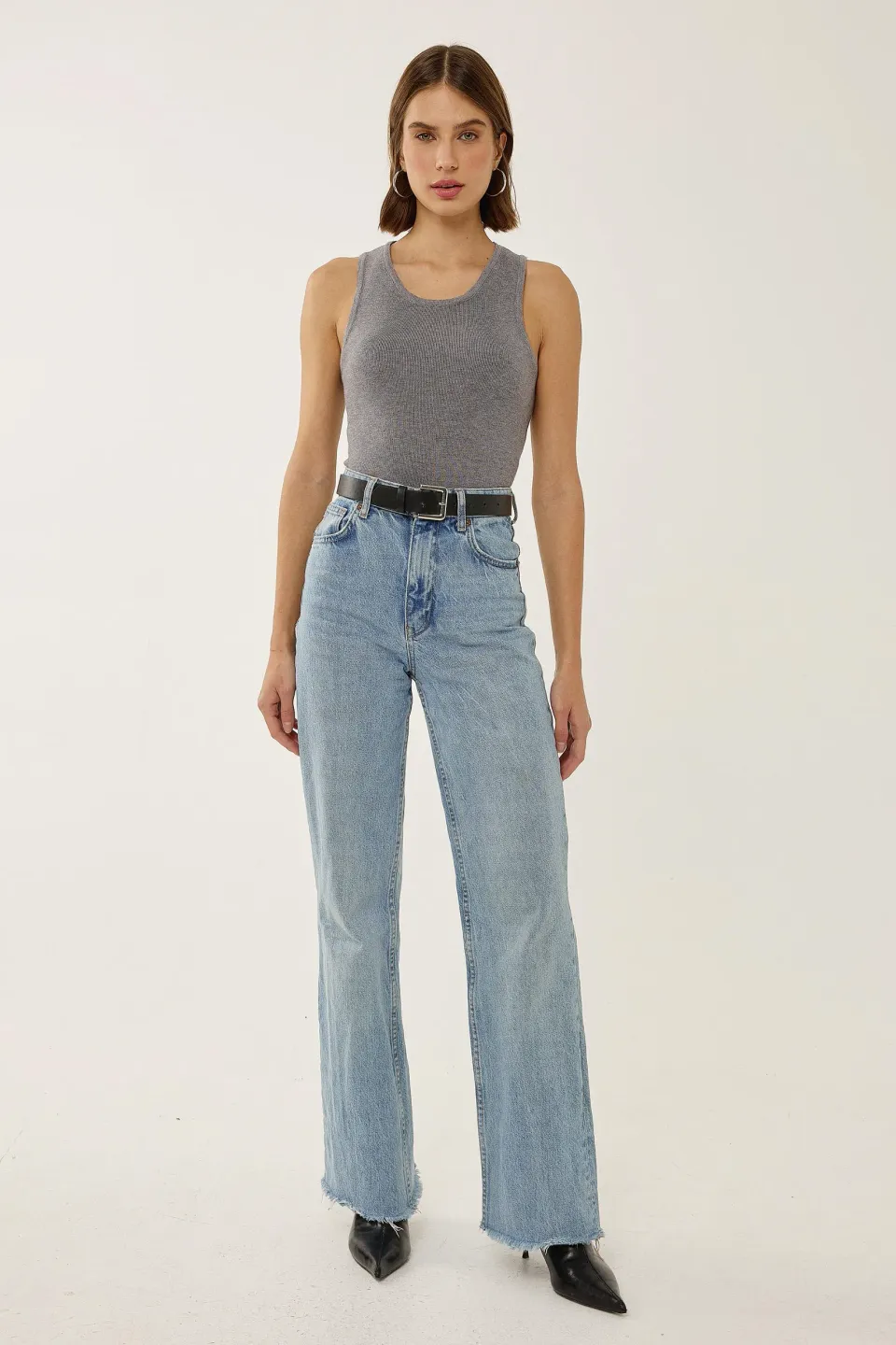 Fitted Ribbed U Collar Sleeveless Top
