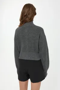 grey-image-3