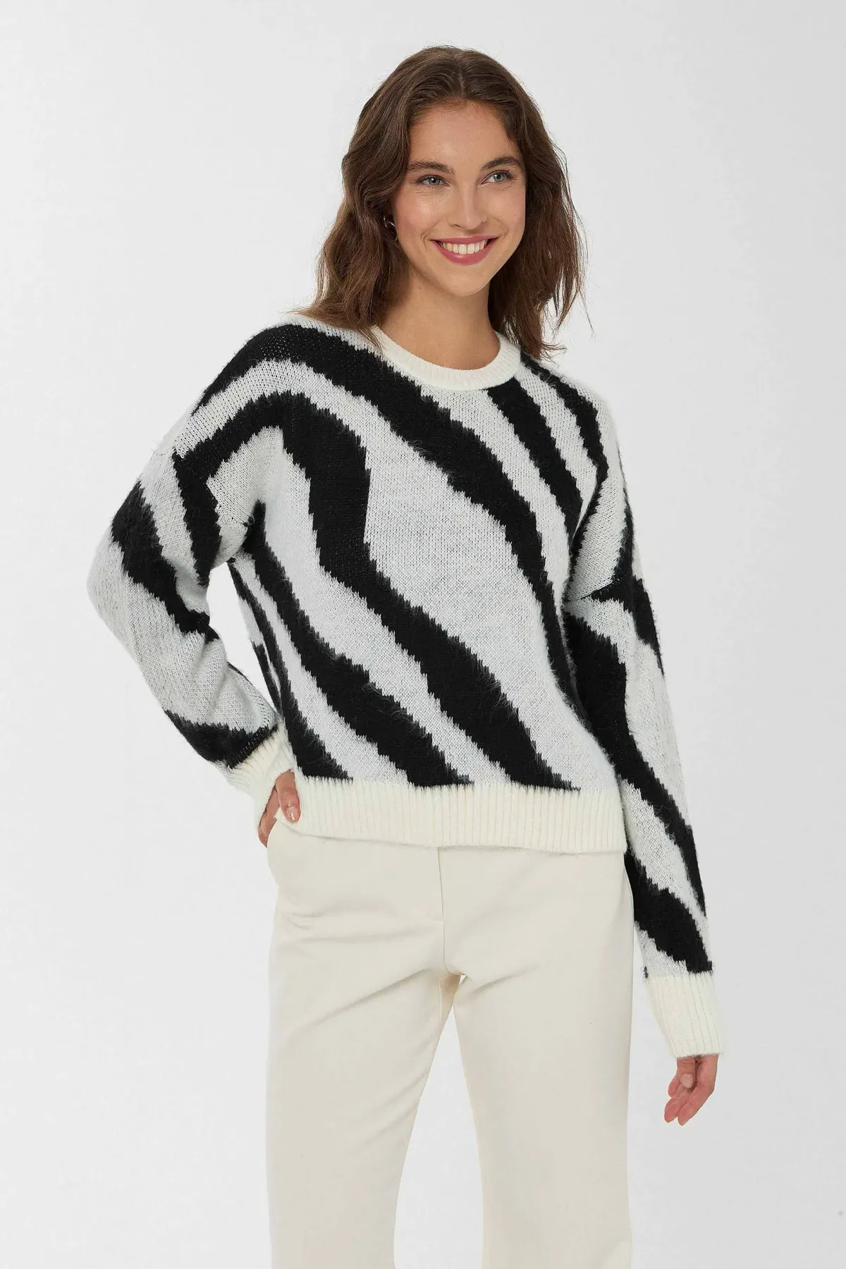 Striped Crew Neck Knit Sweater 5