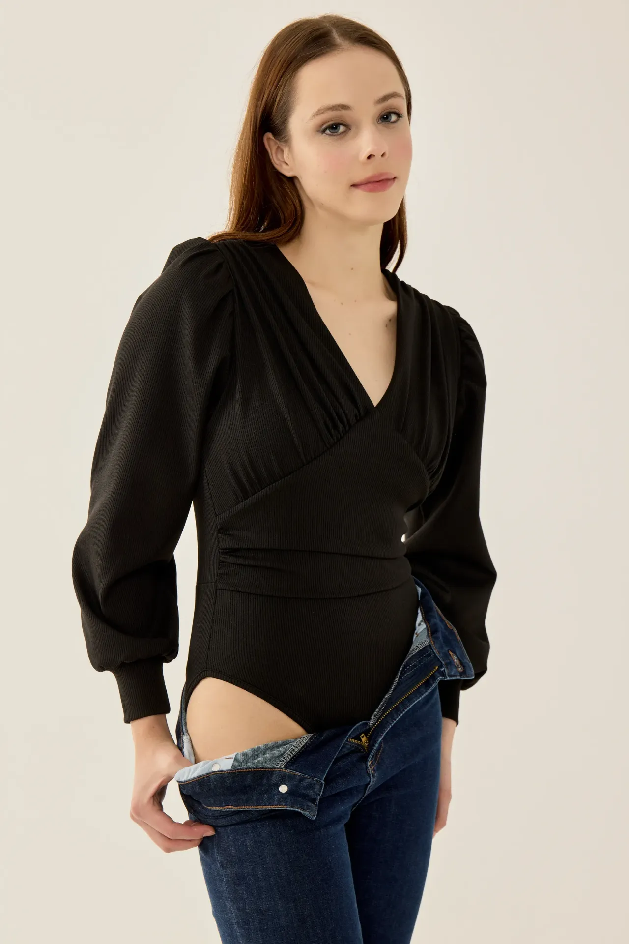 Slim Fit V-Neck Balloon Sleeve Bodysuit