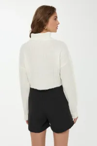 white-image-4