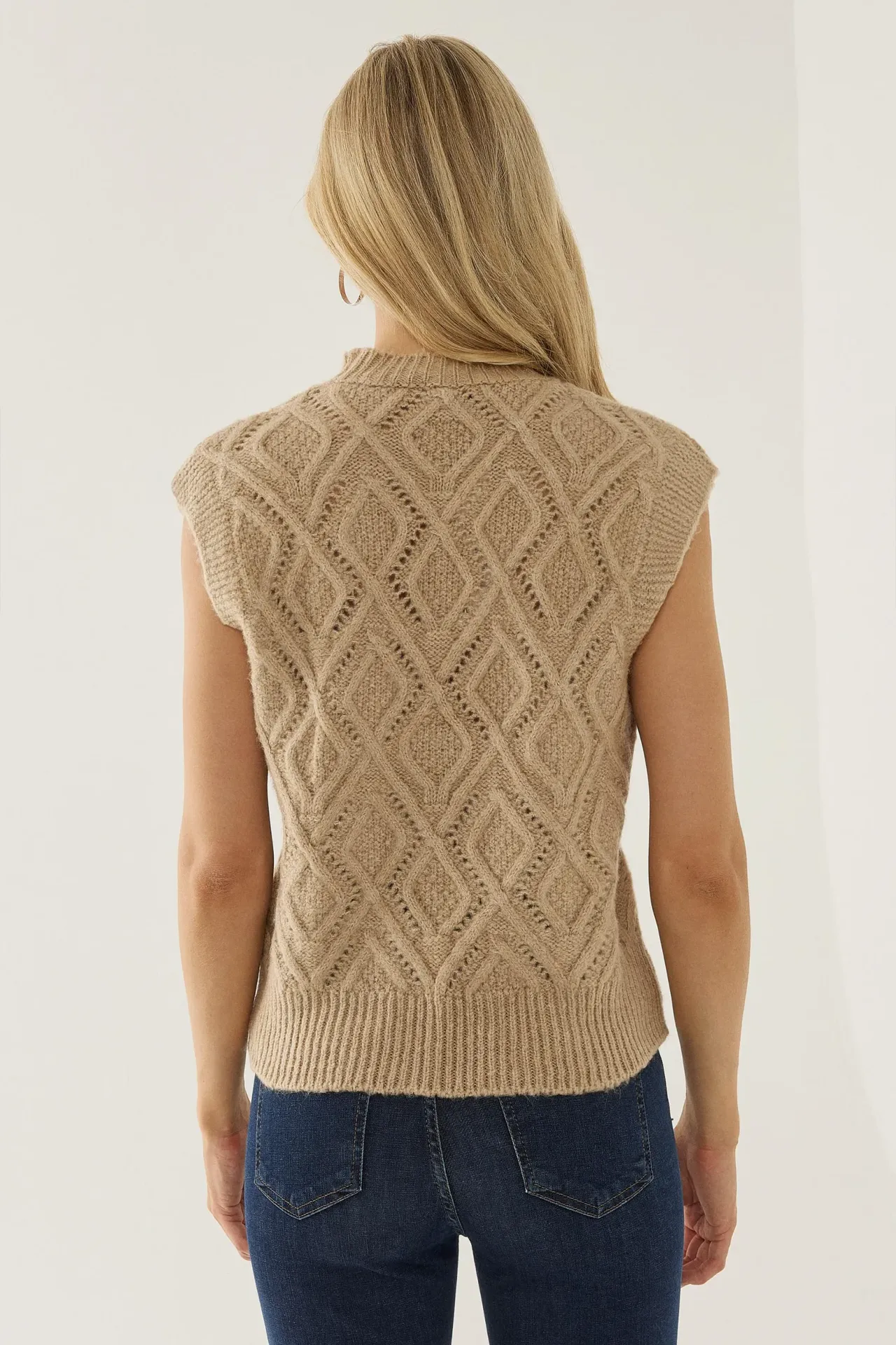 Fitted Knit Sweater Vest