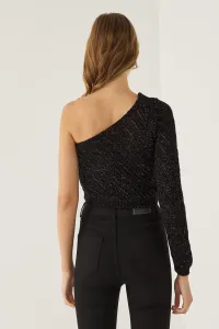 black-image-4