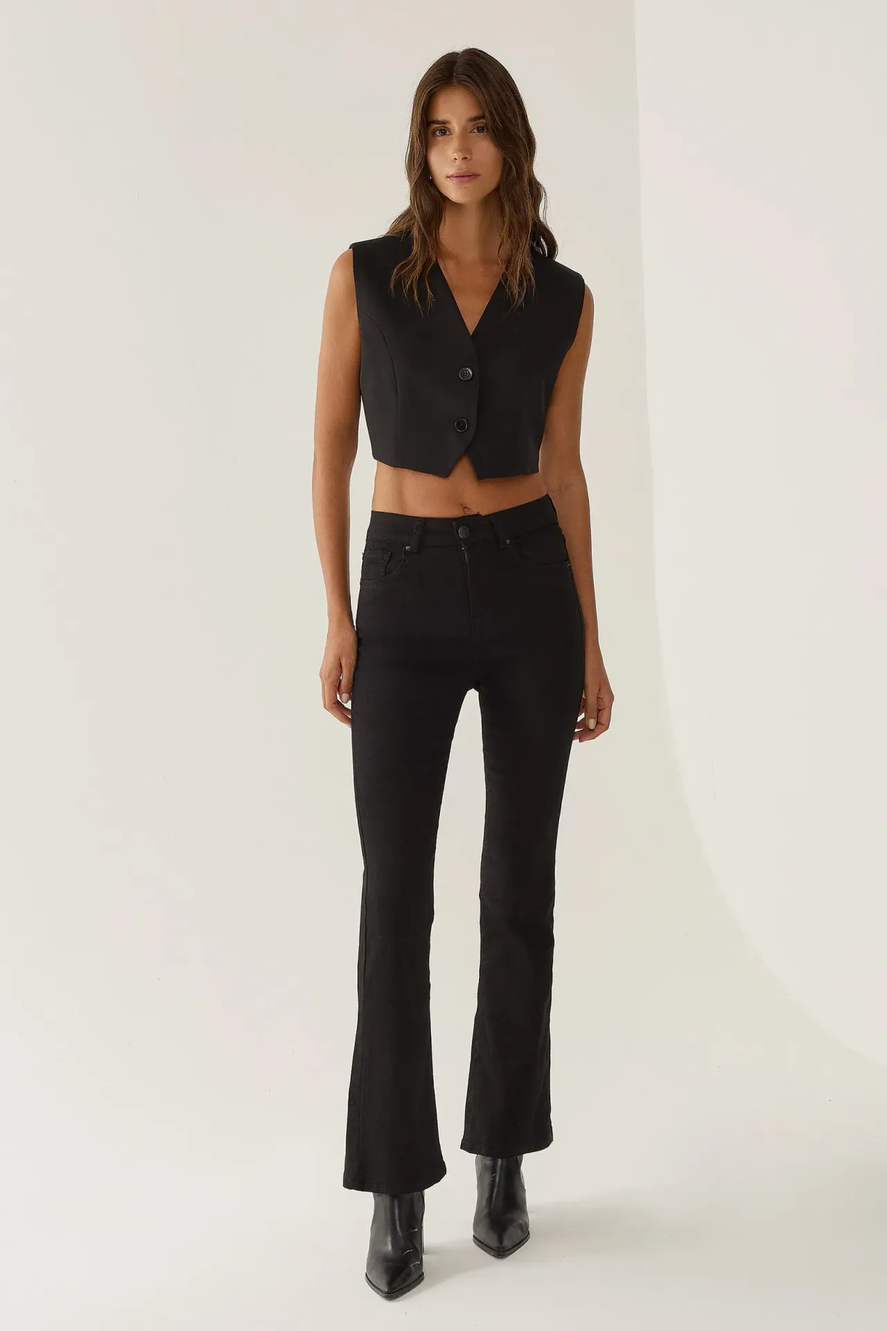 Fitted V-Neck Cropped Vest