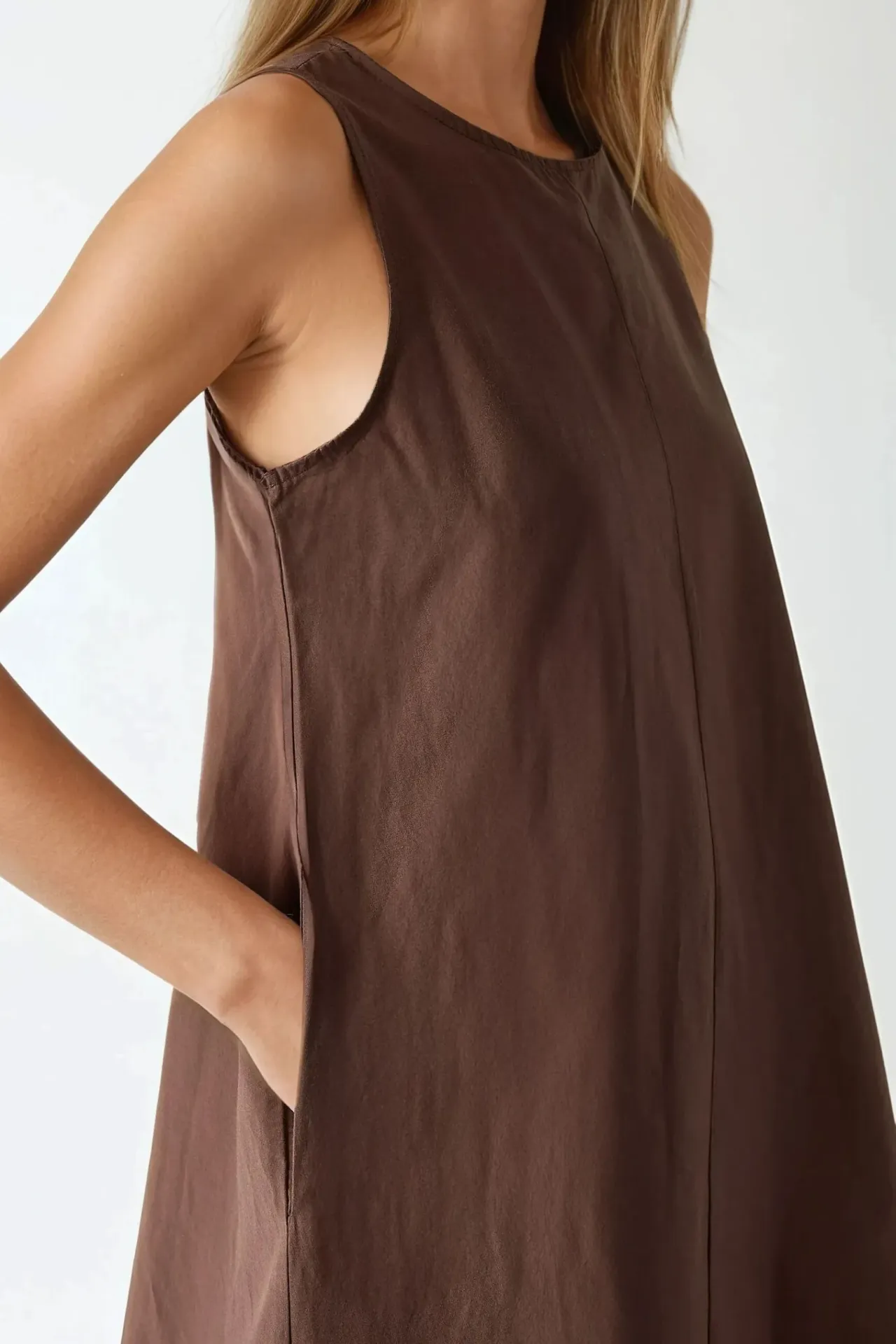 Crew Neck Sleeveless A-Form Maxi Dress