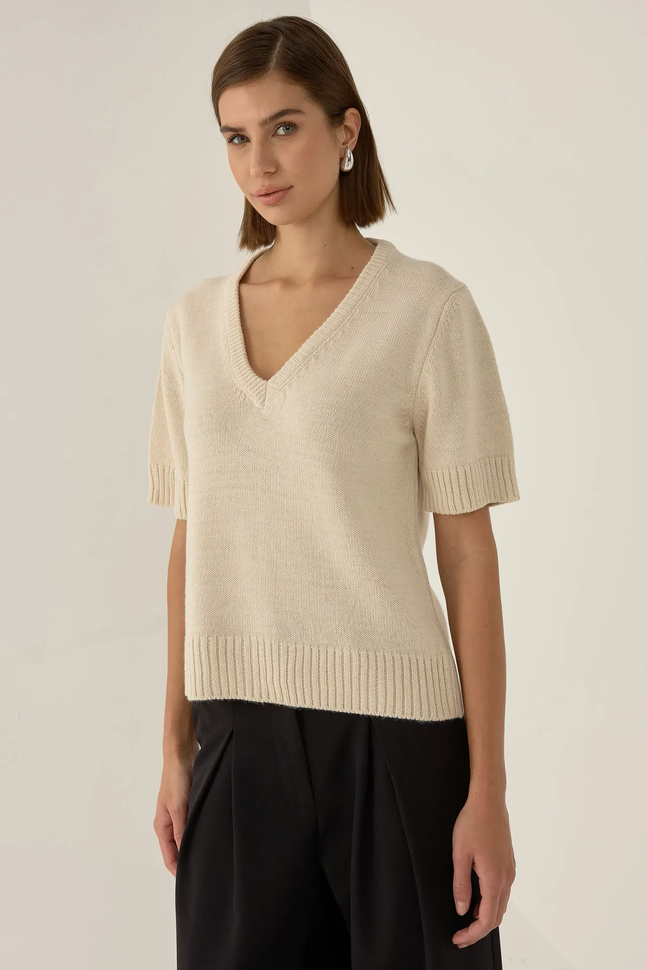 V-Neck Short Sleeve Knit Sweater