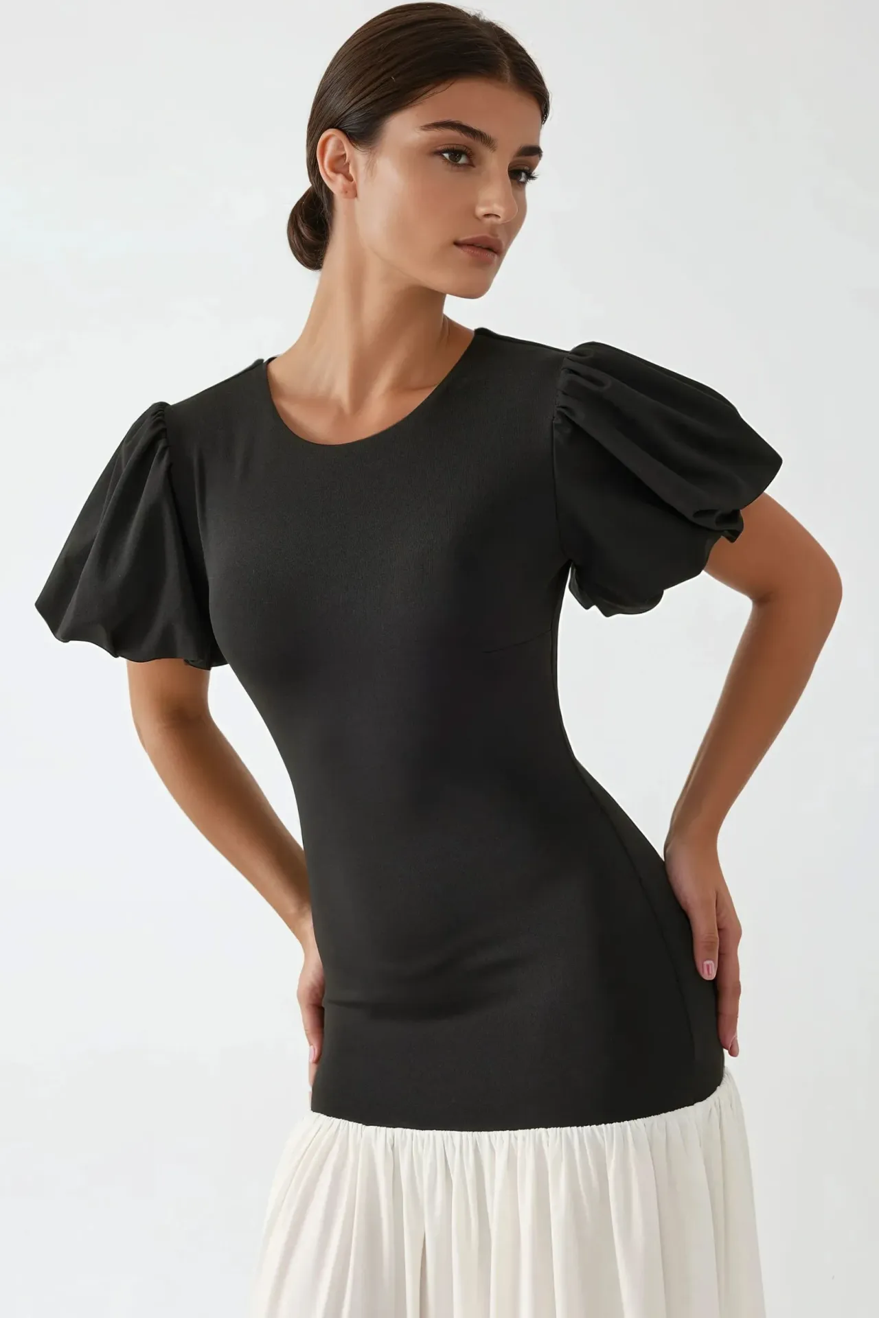 Fitted Contrast Midi Dress with Crew Neck