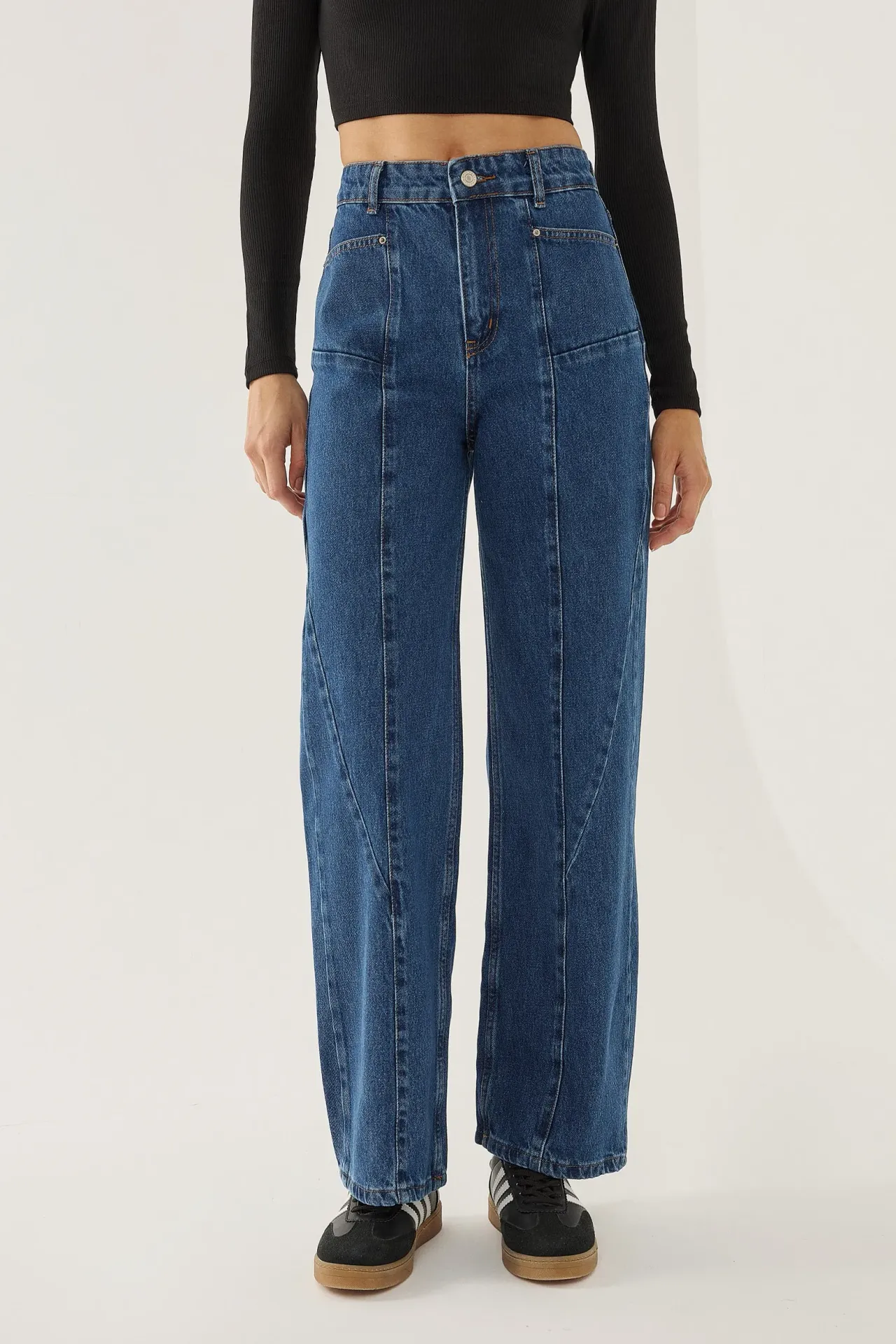 Wide Leg Jeans with Stitch Detail 