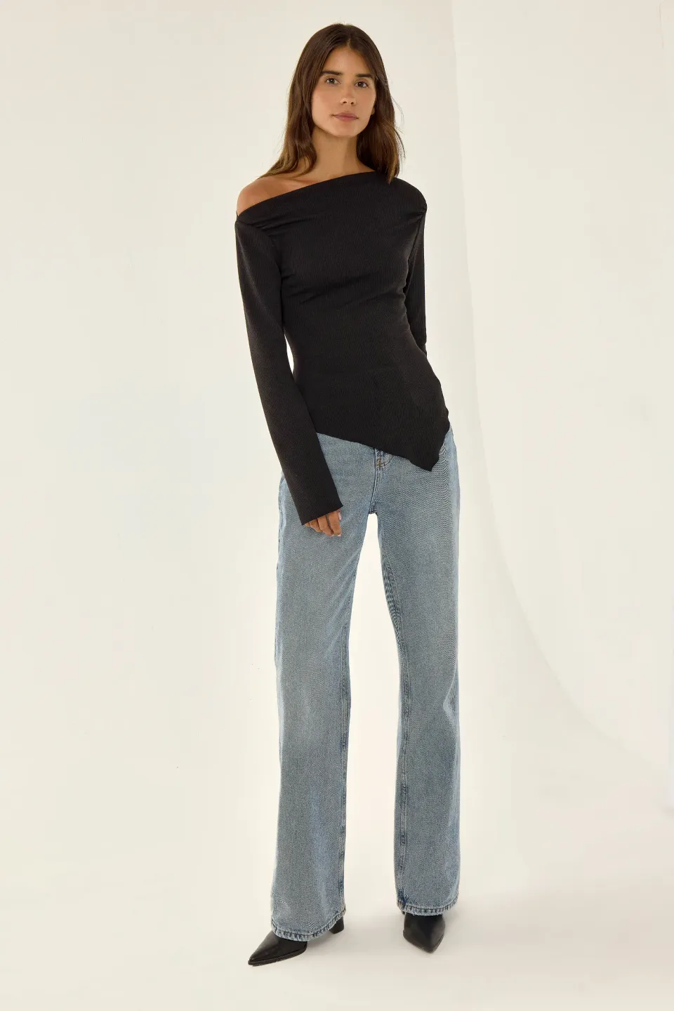 Asymmetric Ribbed Top with Slit