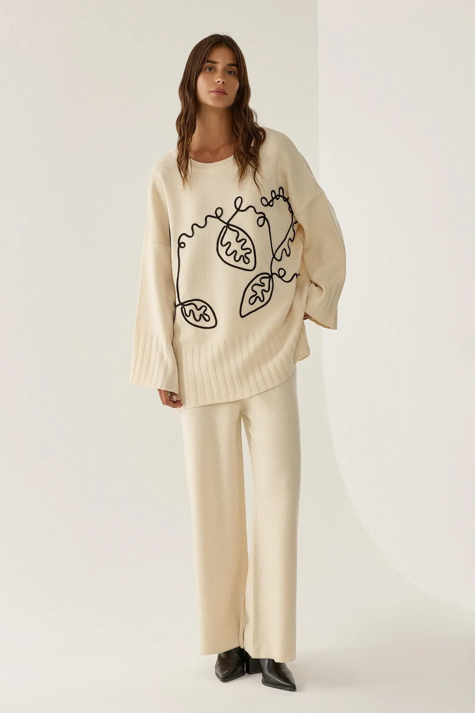 Oversized Patterned Sweater & Pants Knit Co-Ord Set 1