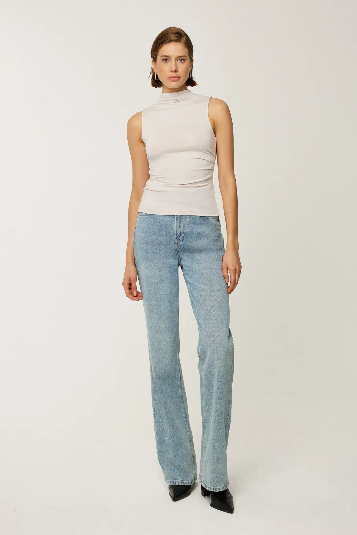 Sleeveless Drape Blouse 2
