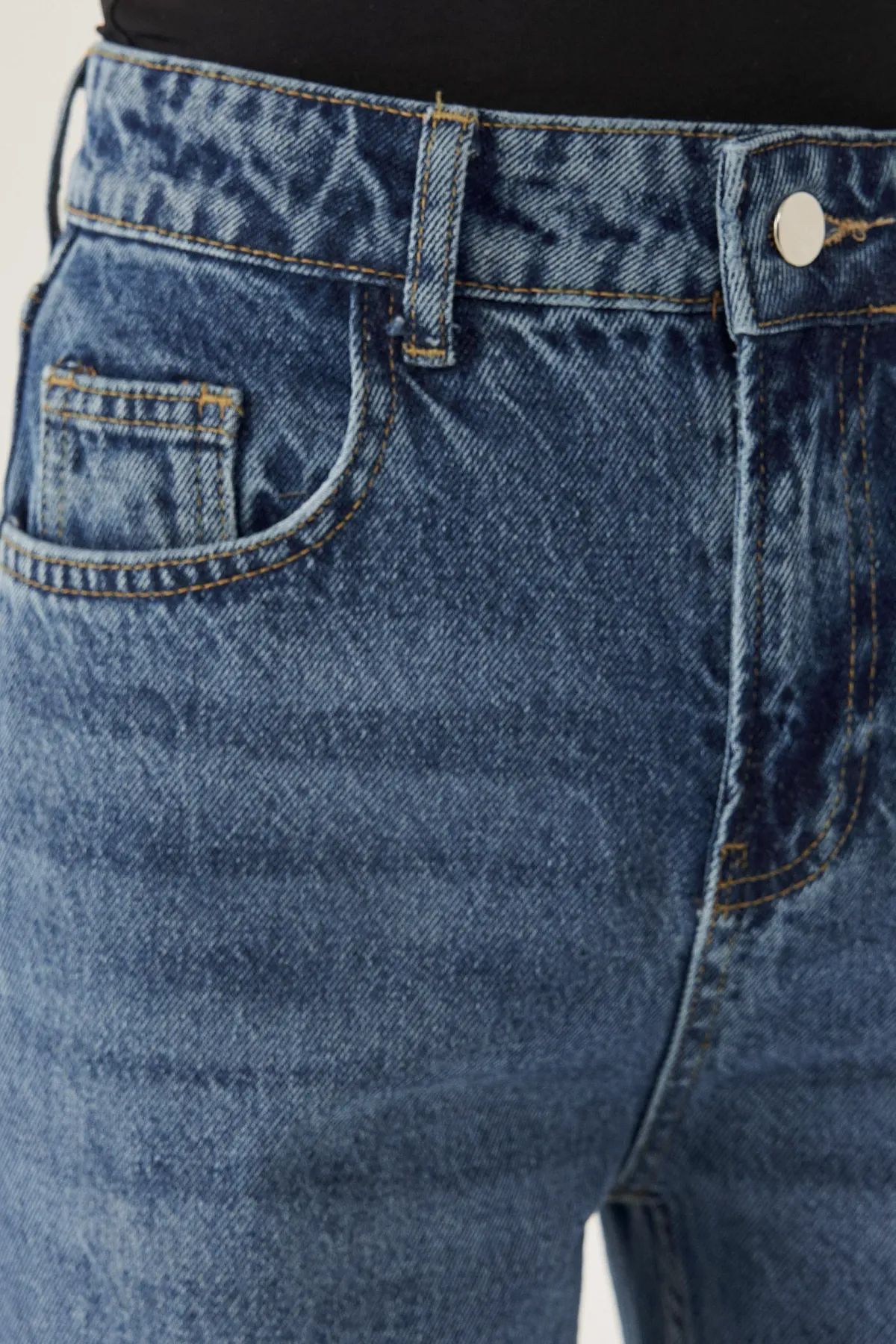 Washed Effect Straight Leg Jeans 5