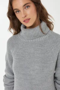 grey-image-3