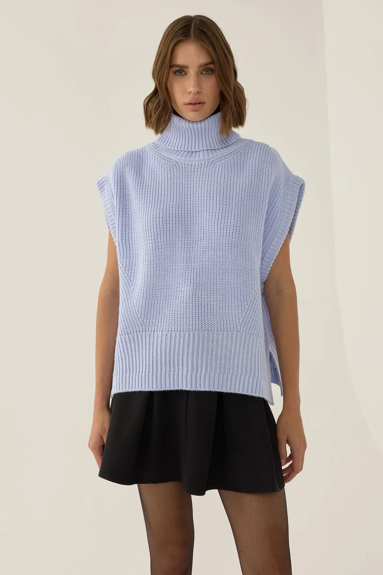 Relaxed Fit Turtleneck Sweater Vest