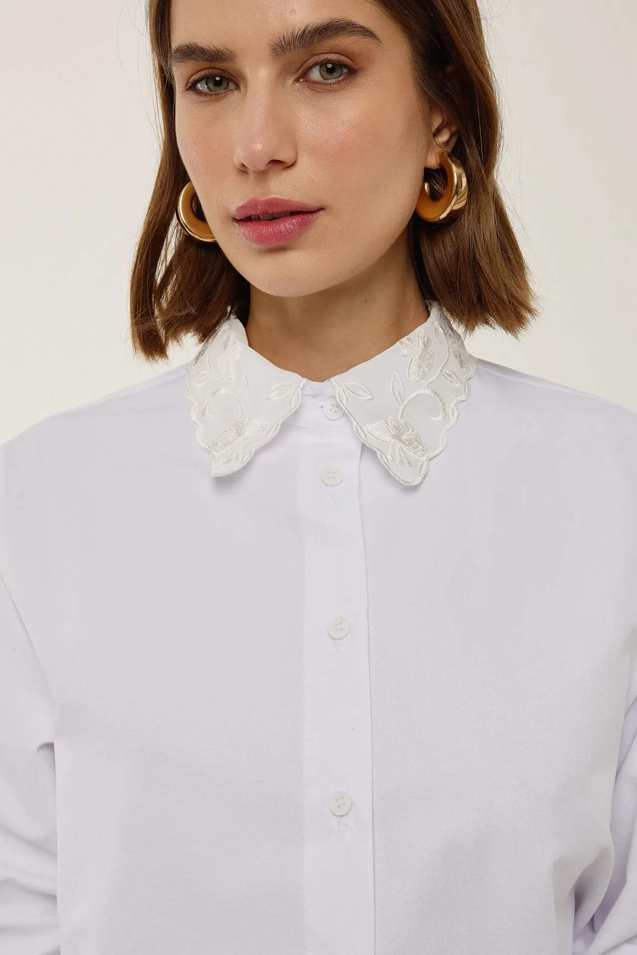 Poplin Shirt with Embroidered Collar