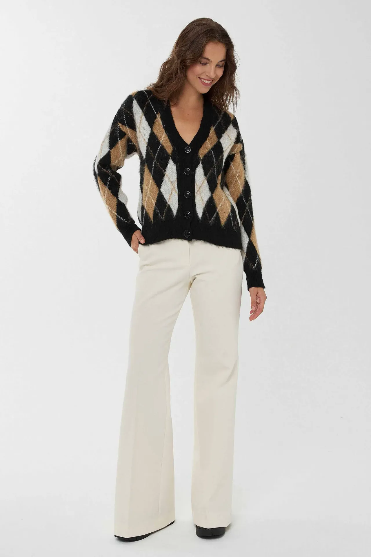 Relaxed Fit V-Neck Diamond Pattern Cardigan