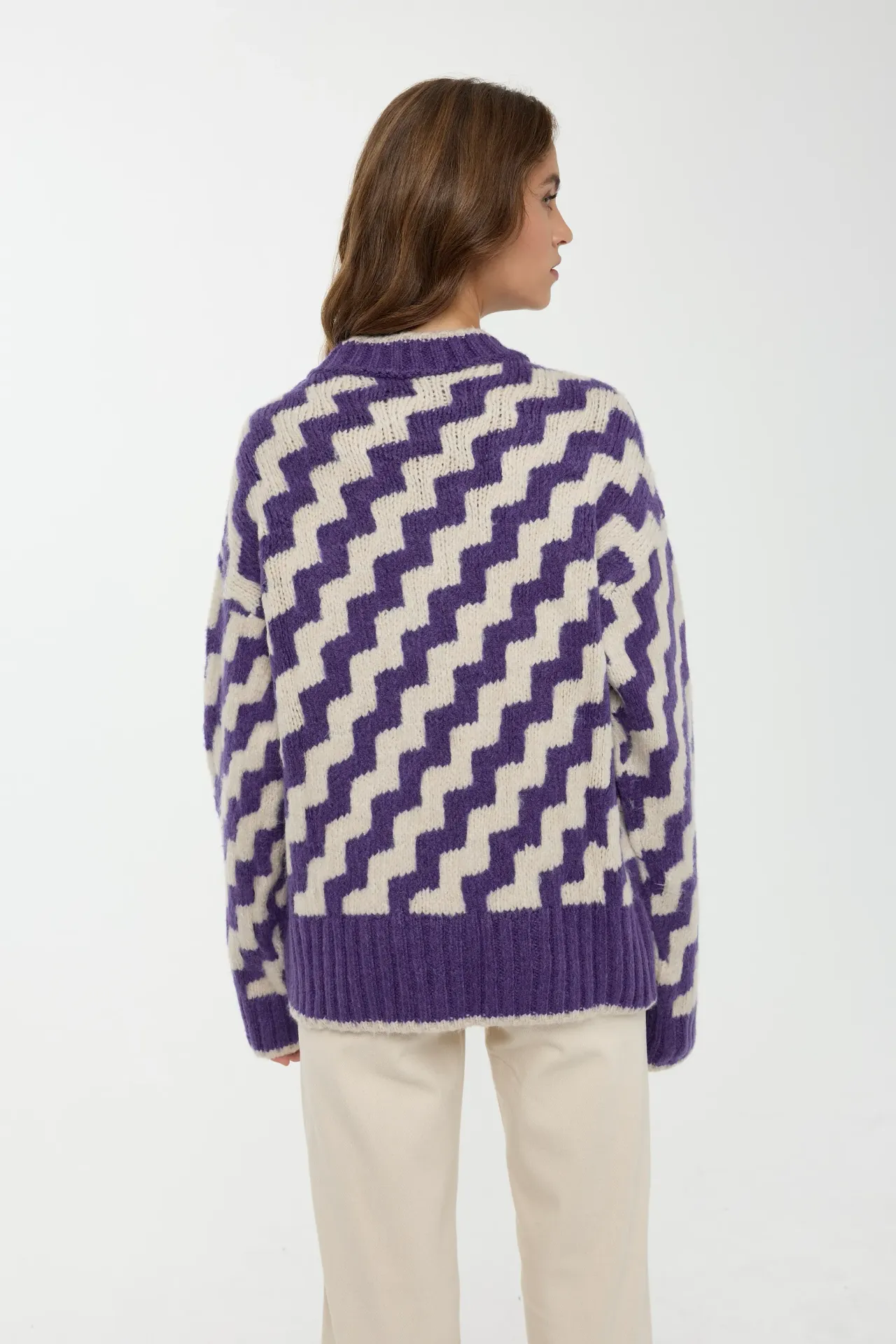 Zigzag Patterned Crew Neck Sweater