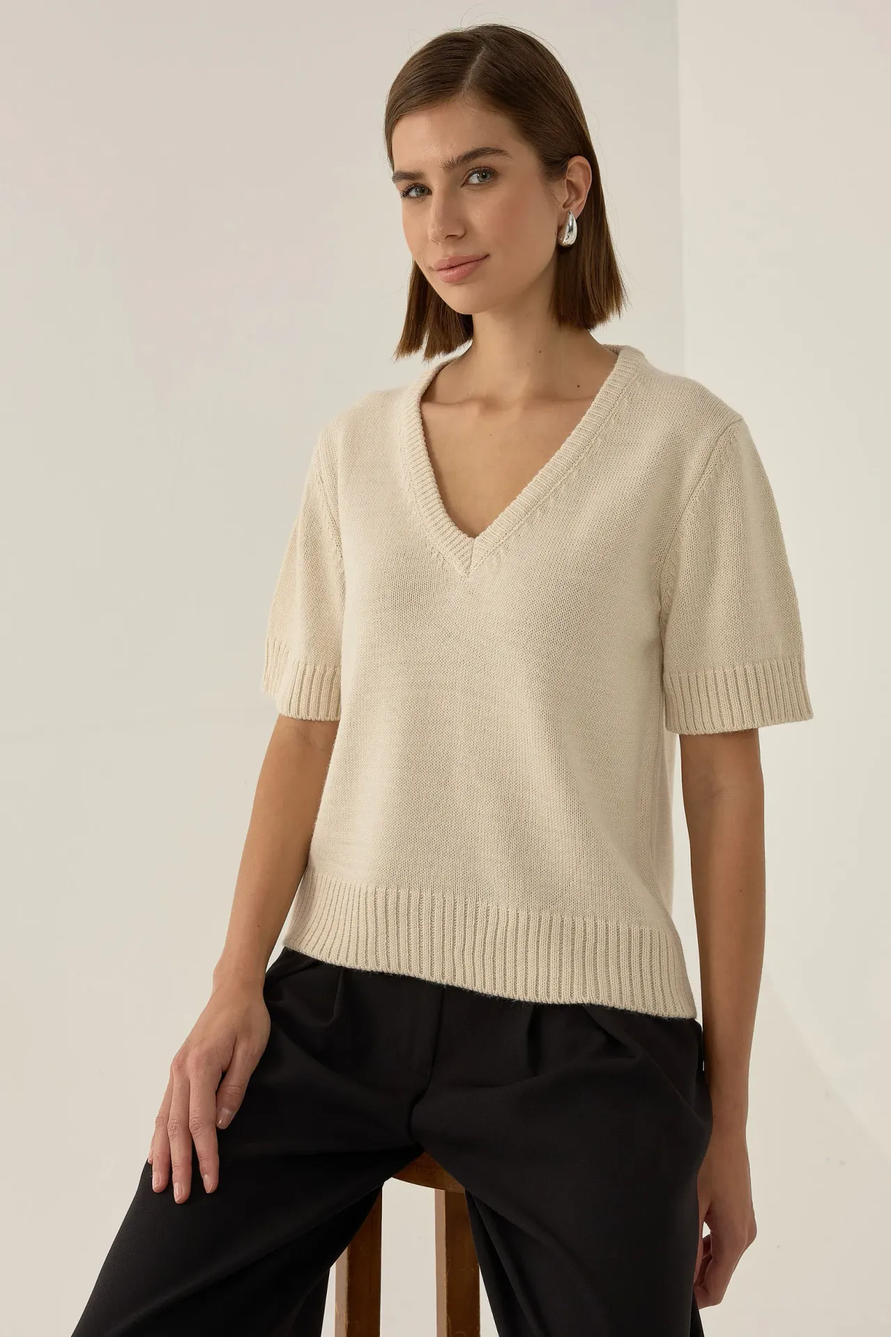 V-Neck Short Sleeve Knit Sweater