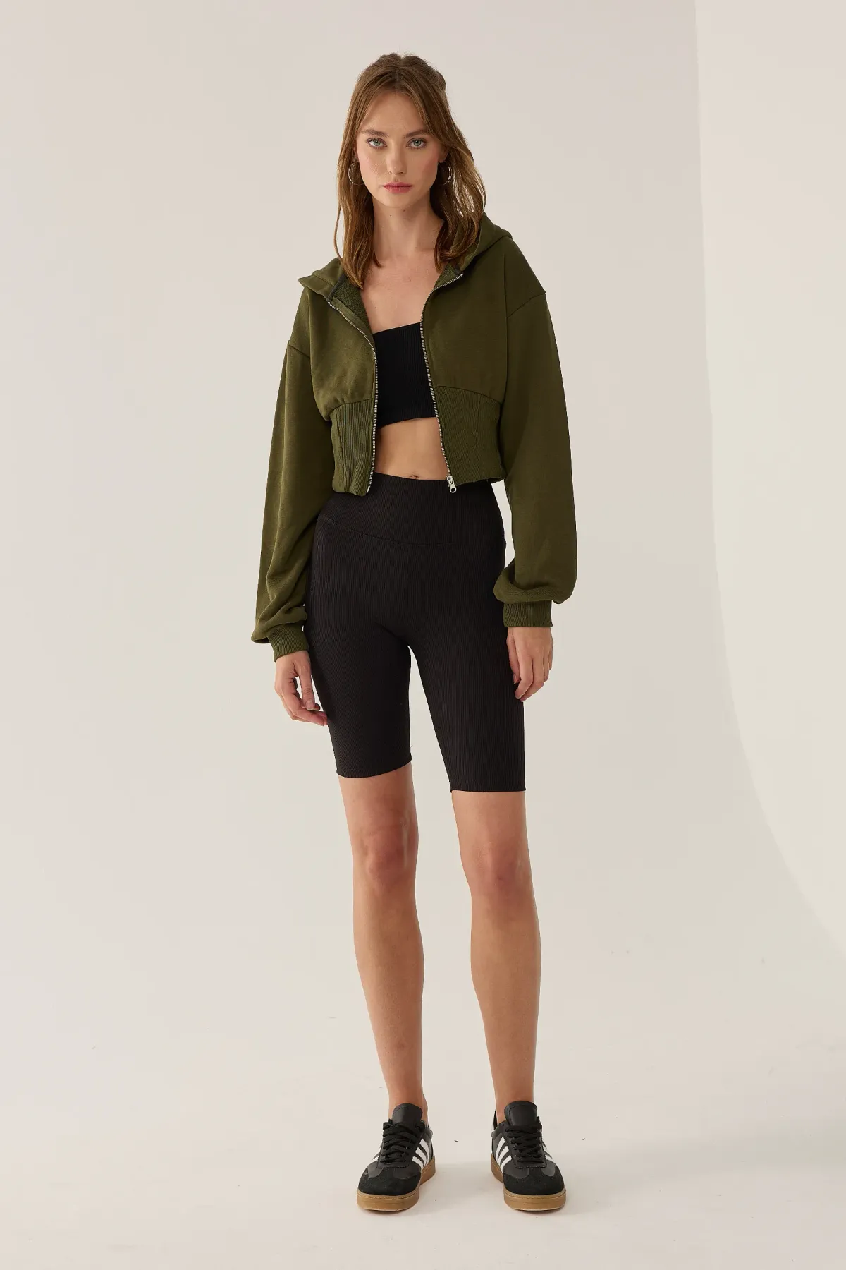 Slim Fit Cropped Hoodie with Zipper 3