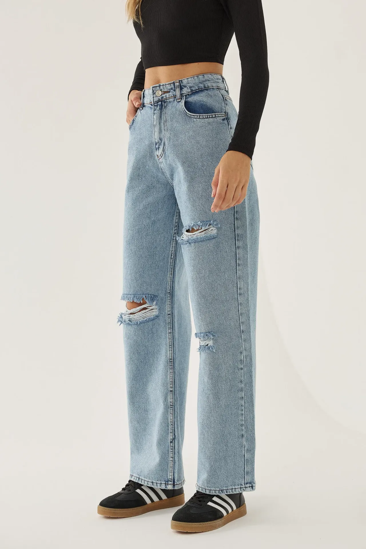 Destroyed Wide Leg Jeans