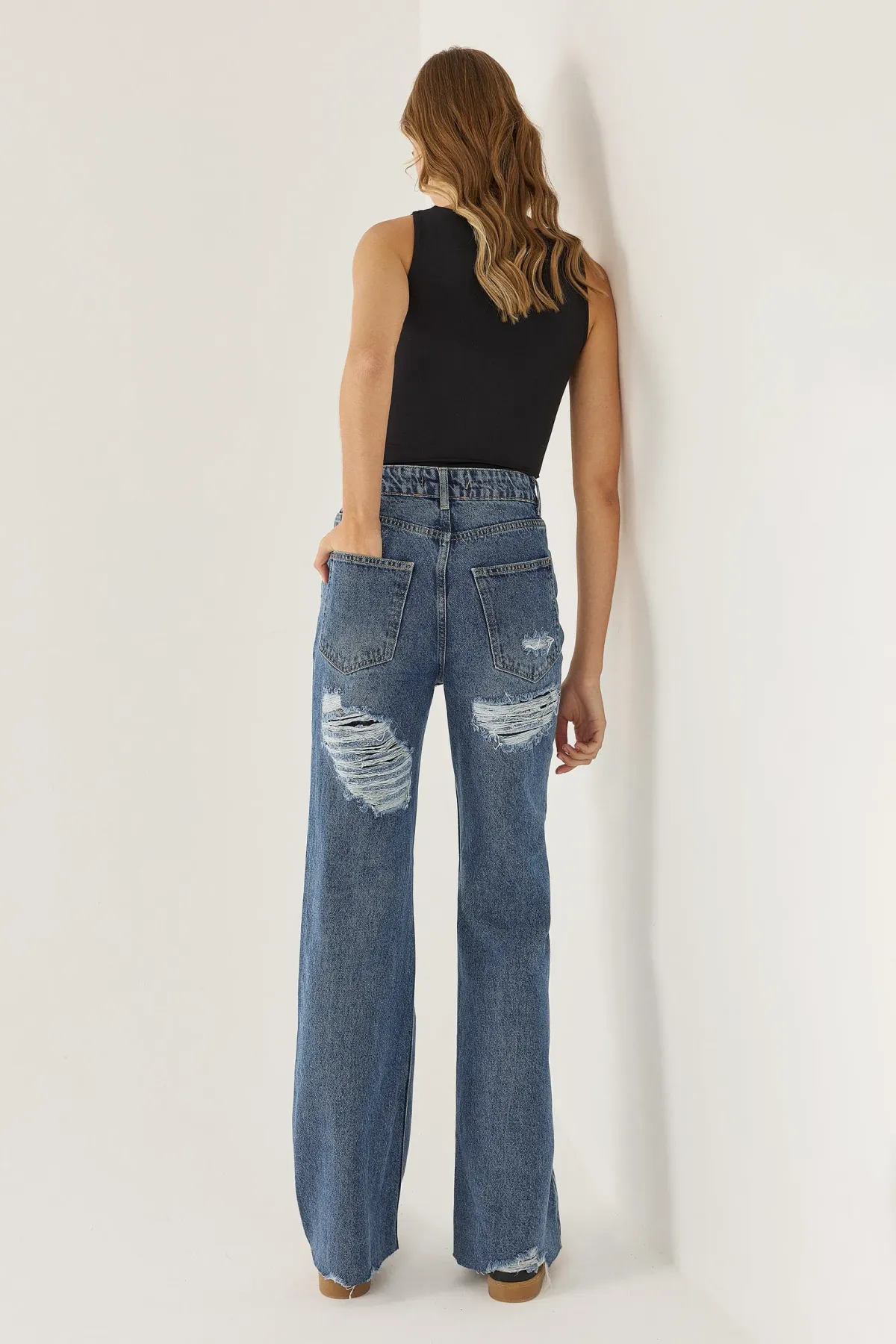 Washed Effect Straight Leg Jeans 4