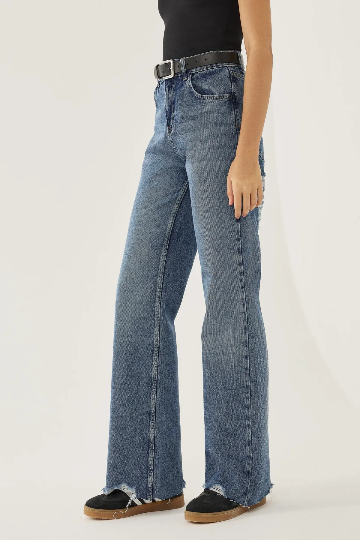 Washed Effect Straight Leg Jeans 3