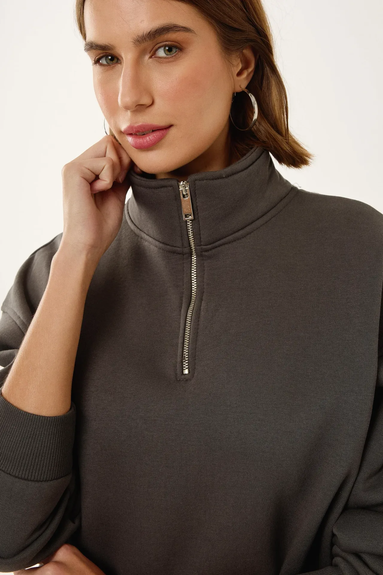 Relaxed Fit Zipper Collar Sweatshirt