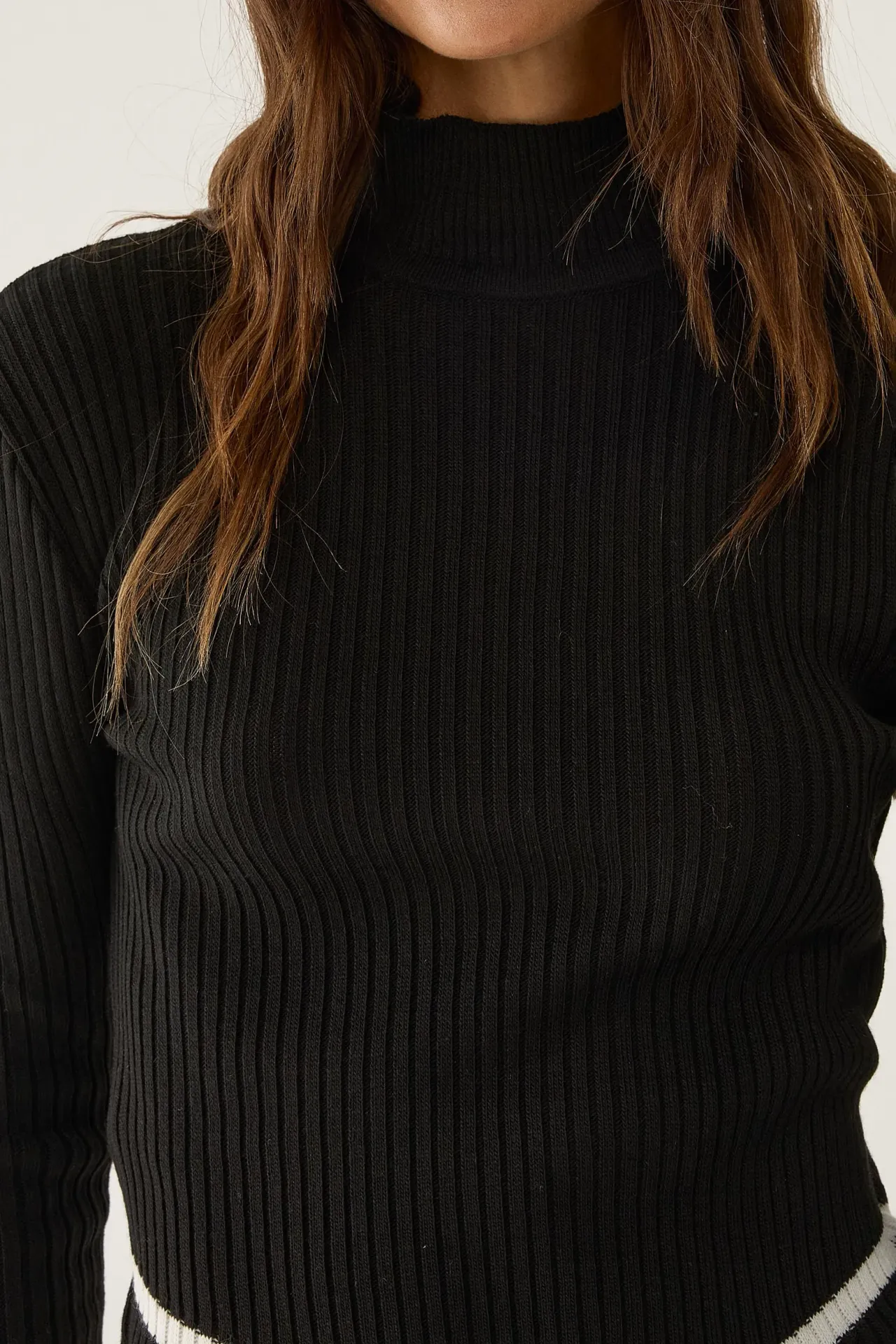 Slim Fit Half Turtleneck Cropped Sweater