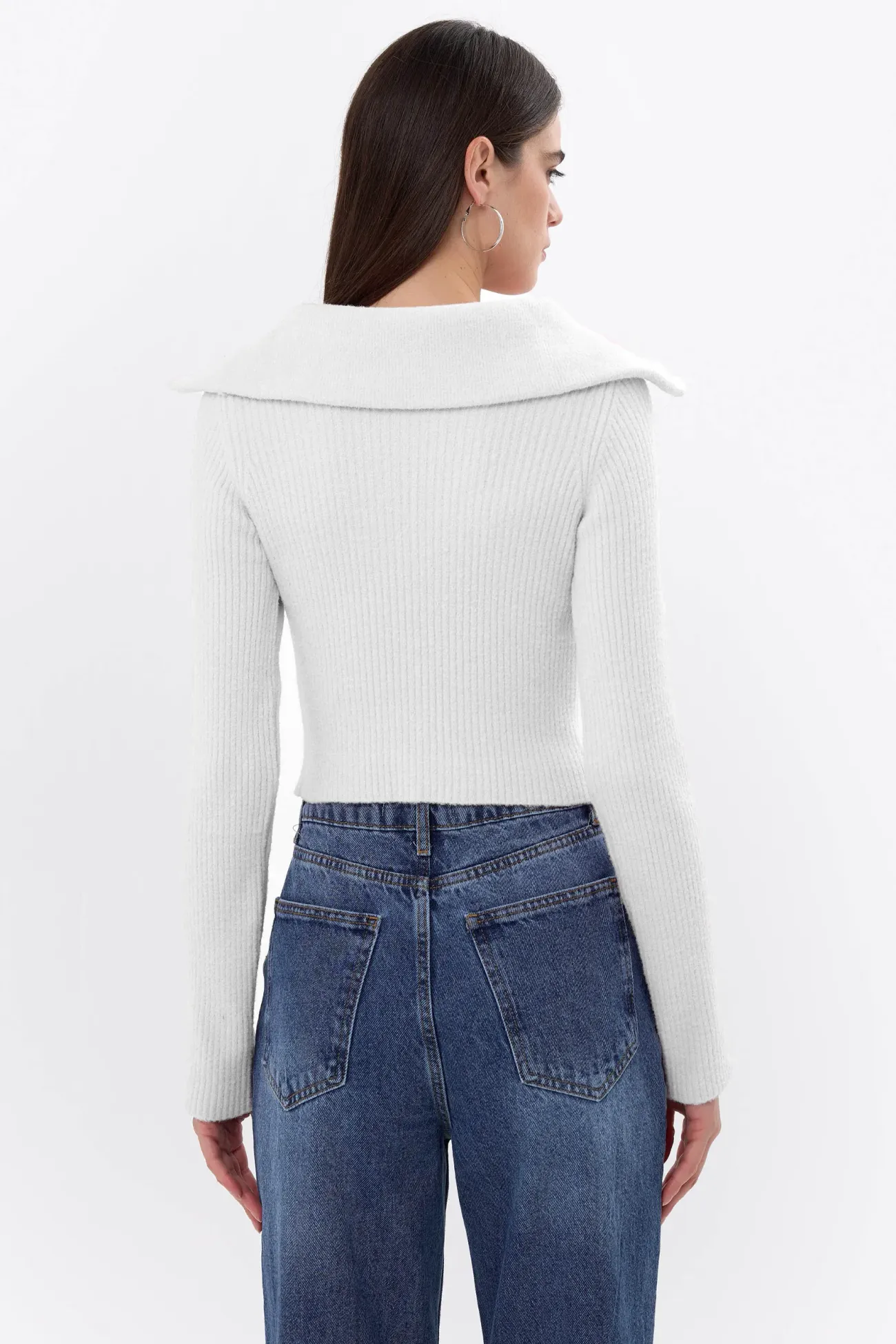 Zippered Knitted Sweater 2