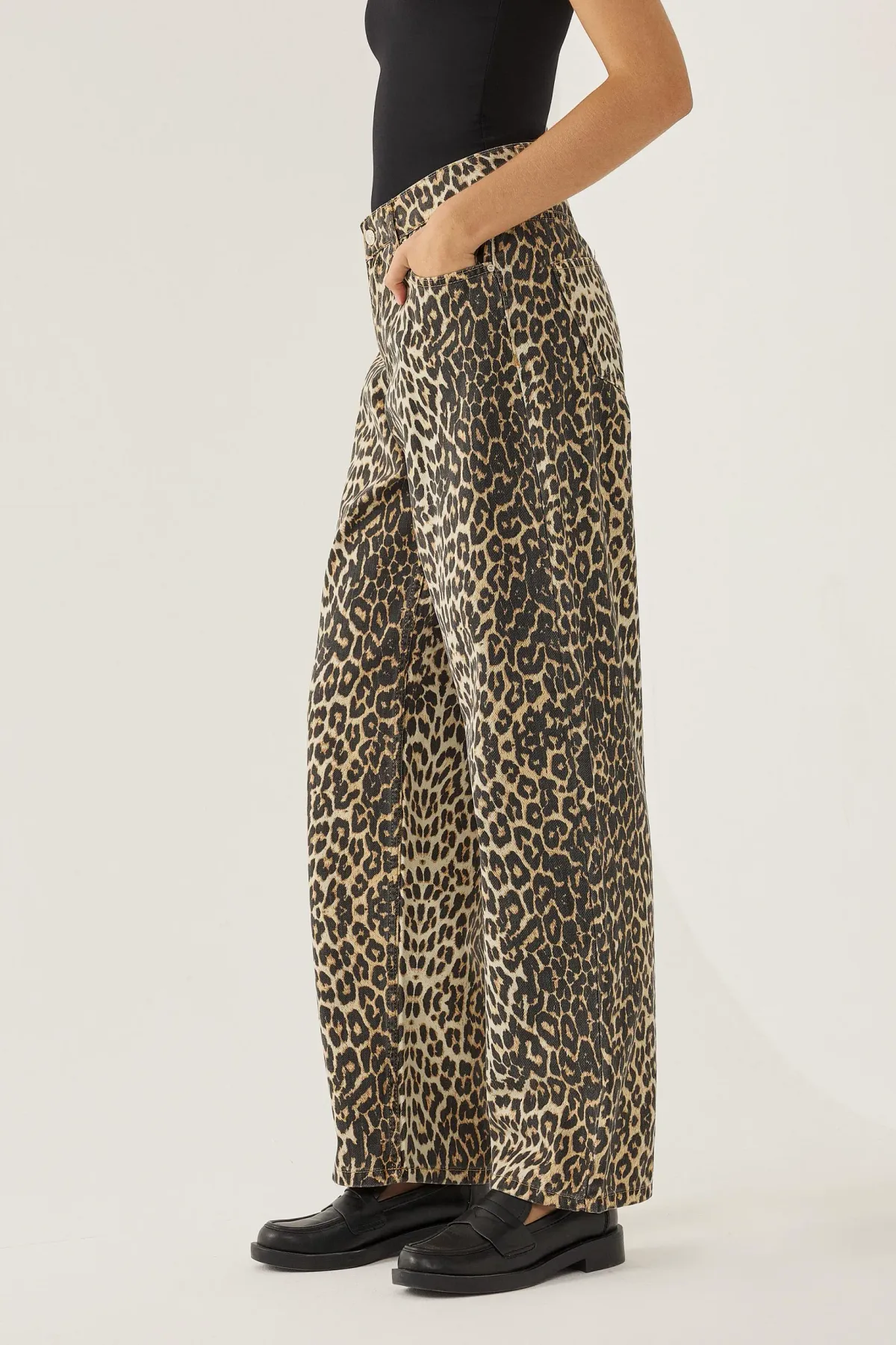Leopard Print Mom Fit Jeans 3