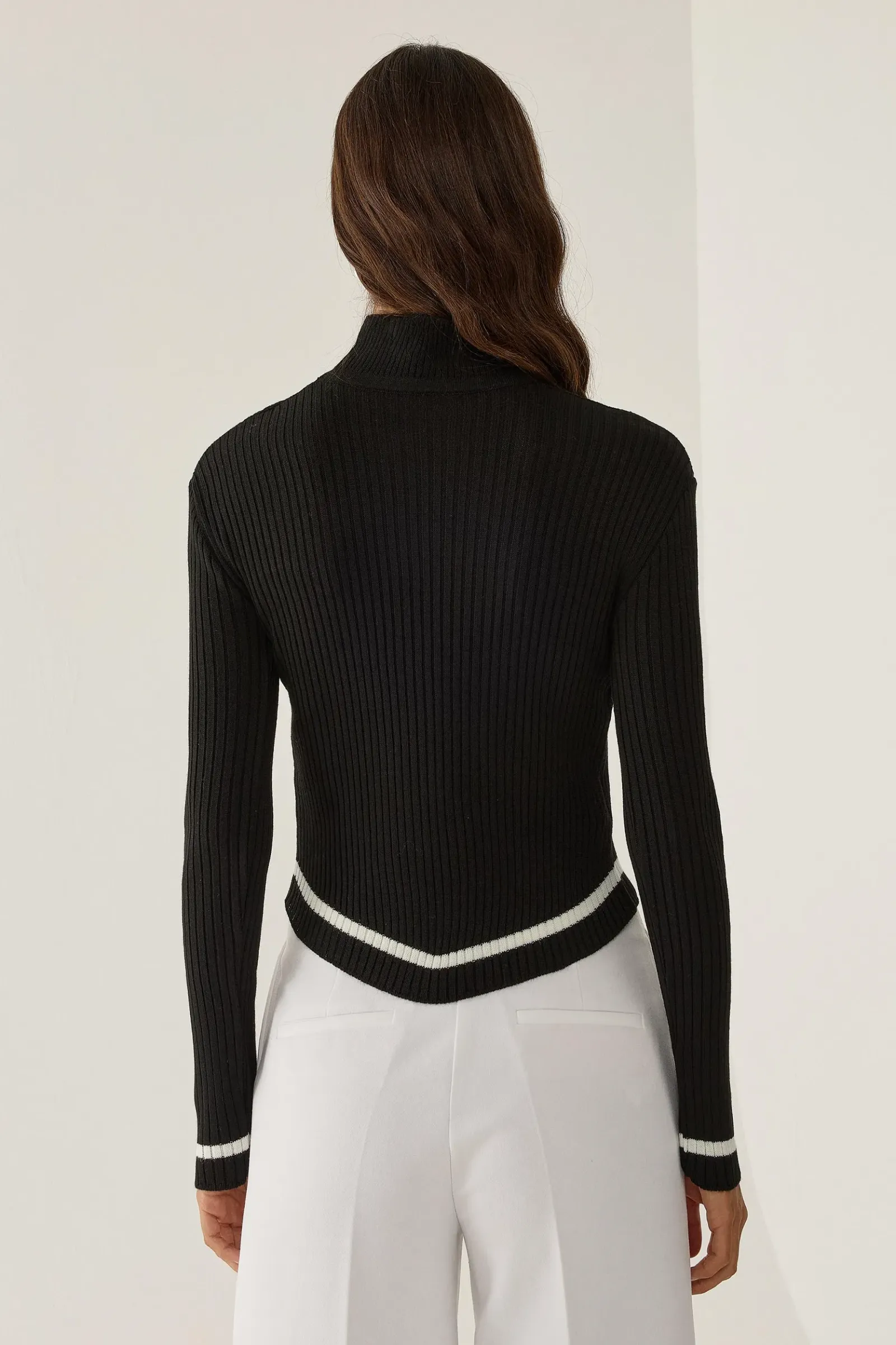 Slim Fit Half Turtleneck Cropped Sweater 4