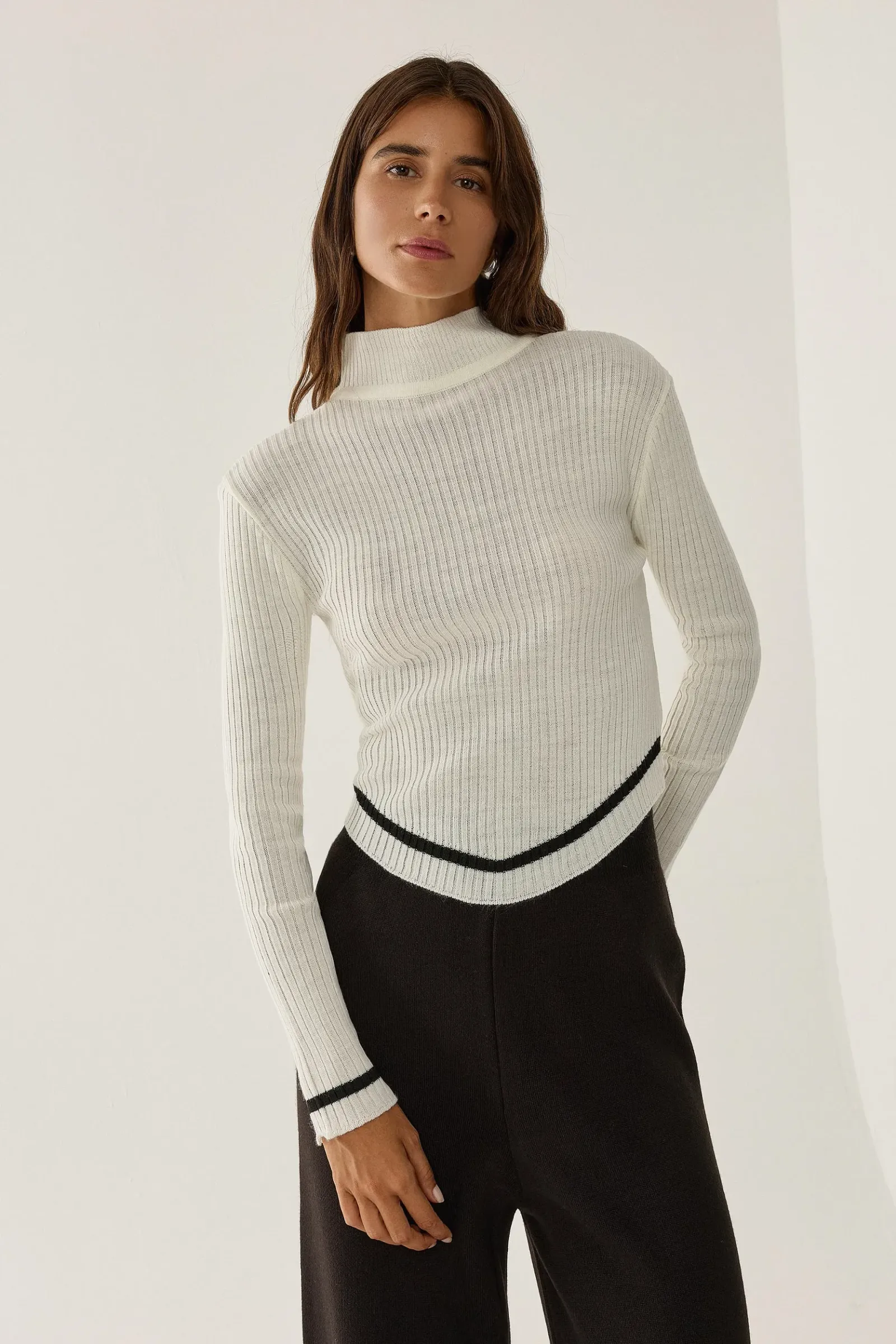 Slim Fit Half Turtleneck Cropped Sweater 1