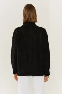 black-image-5