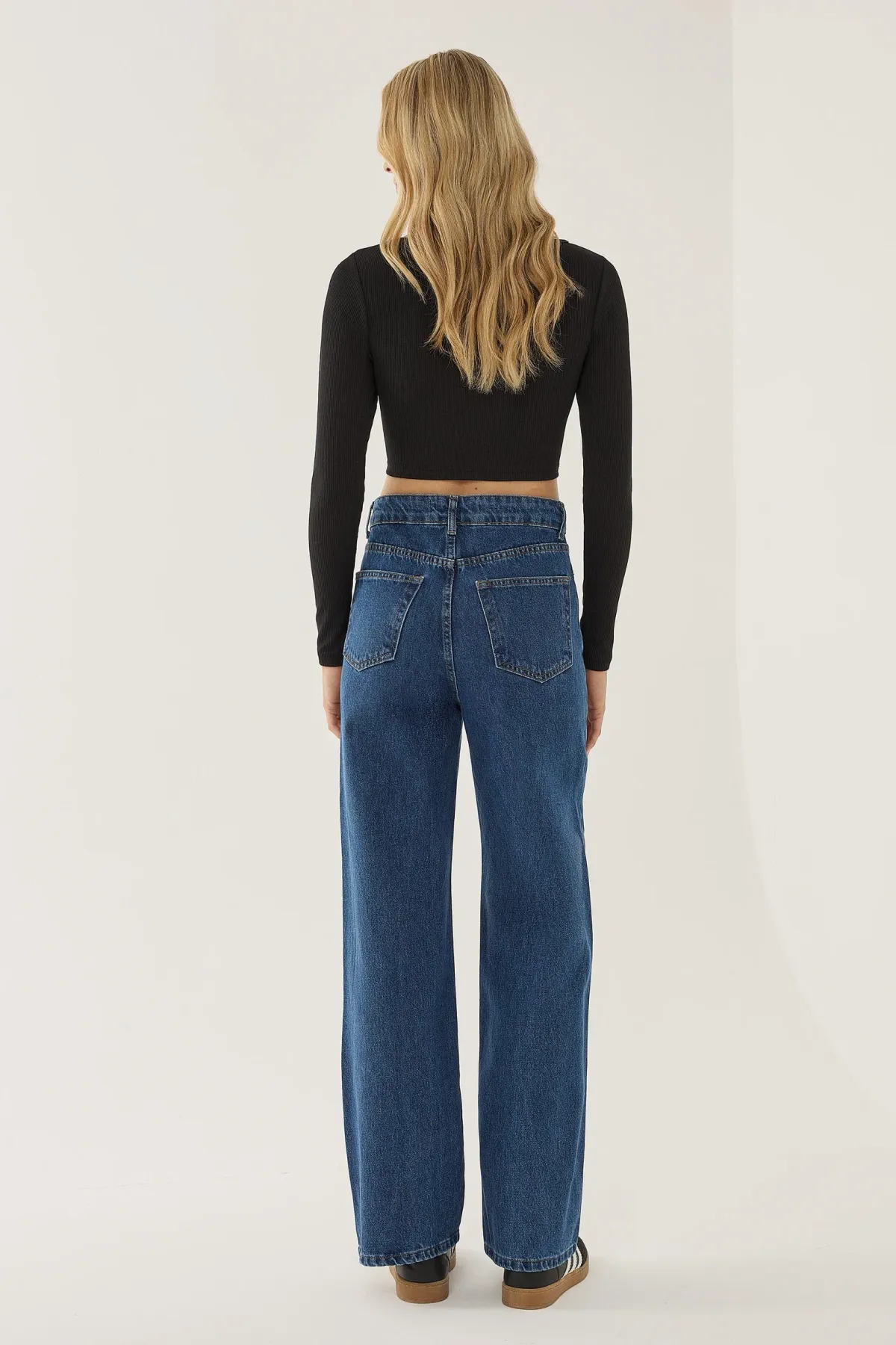 Wide Leg Jeans with Stitch Detail  6