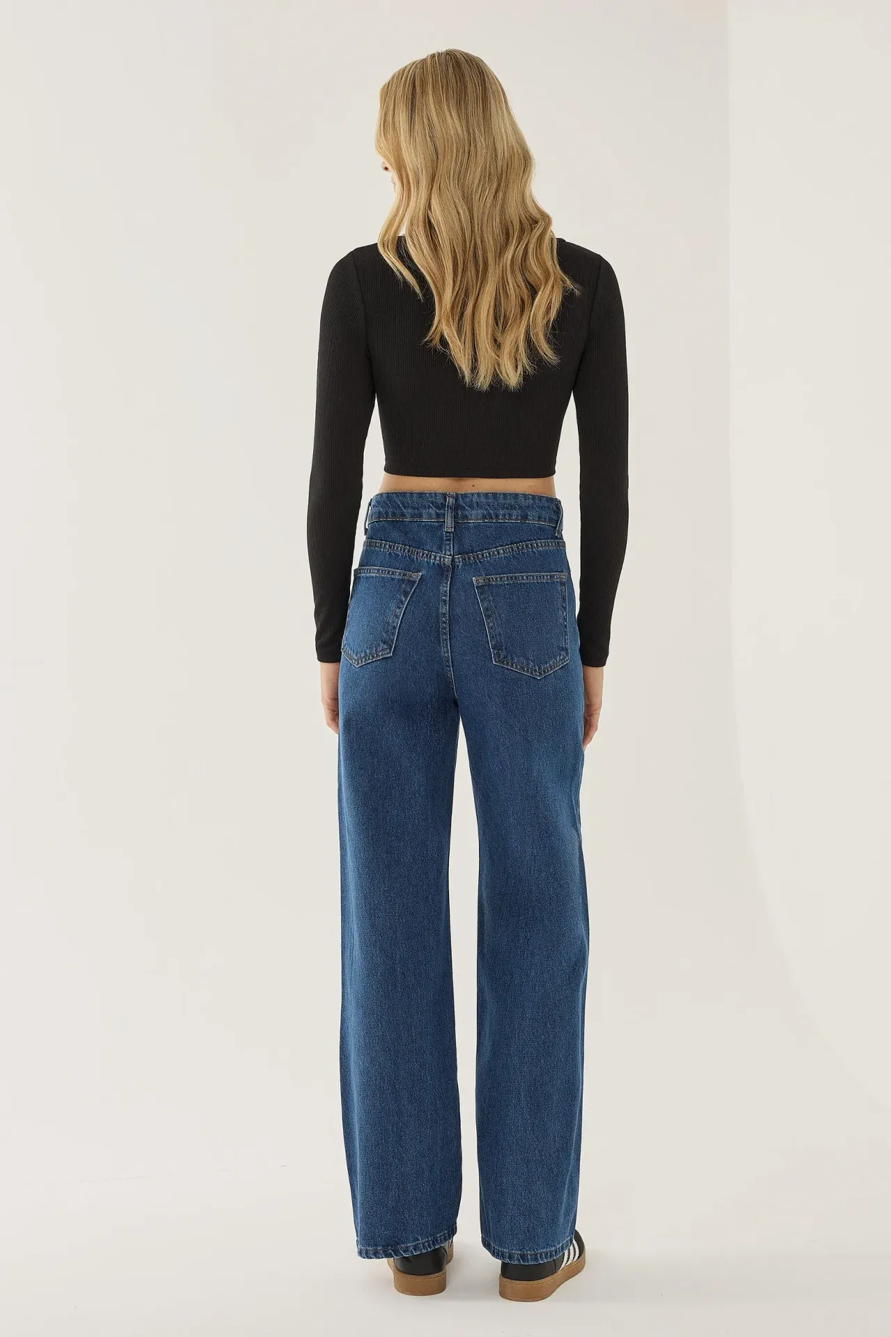 Wide Leg Jeans with Stitch Detail 