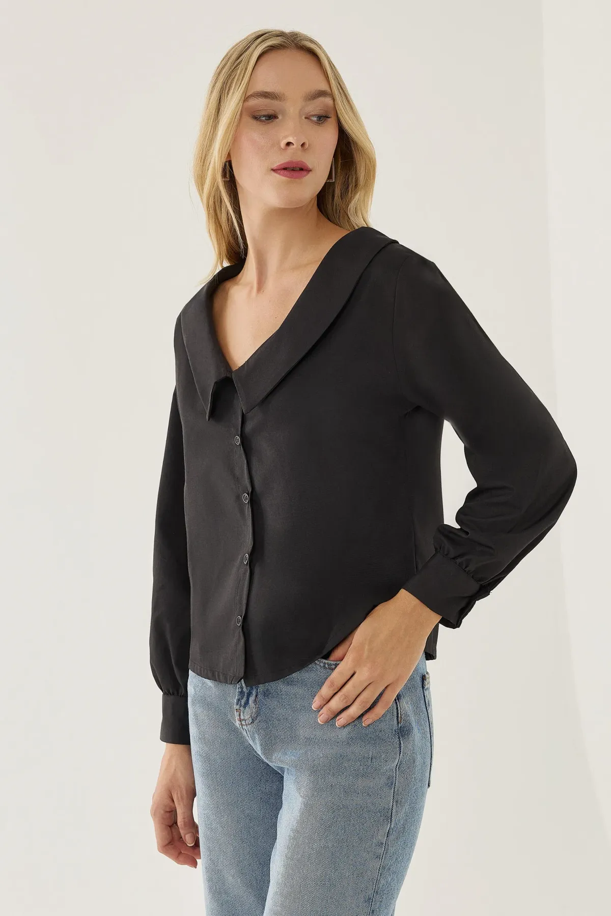 Straight Fit Collar Detail Shirt 3