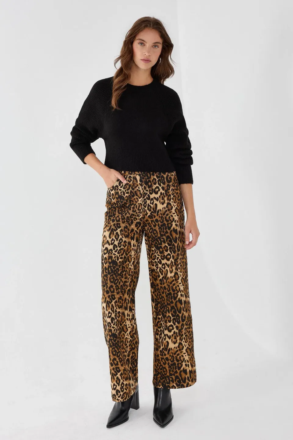 Crew Neck Cropped Sweater