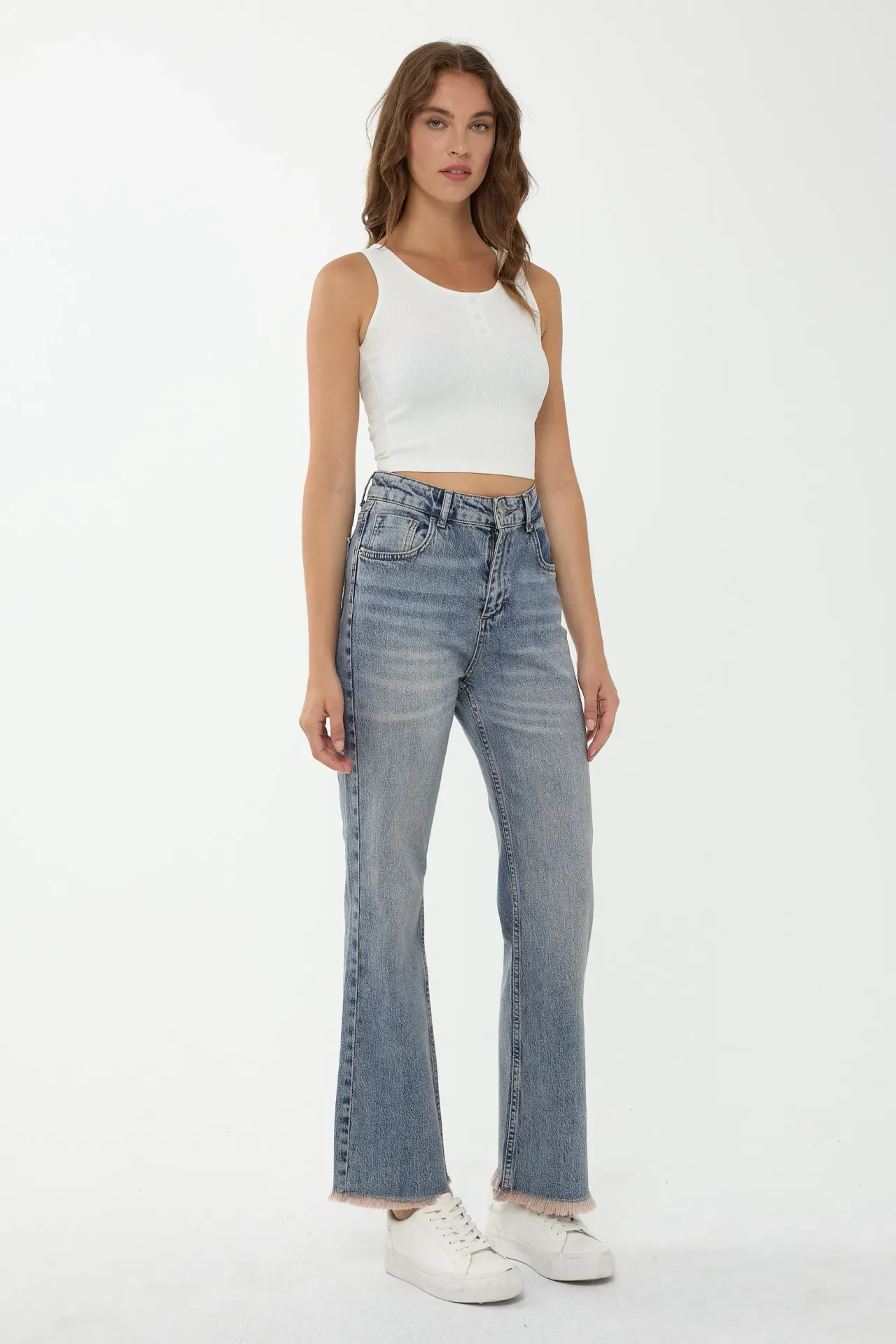 Basic Button Detailed Crop Top
