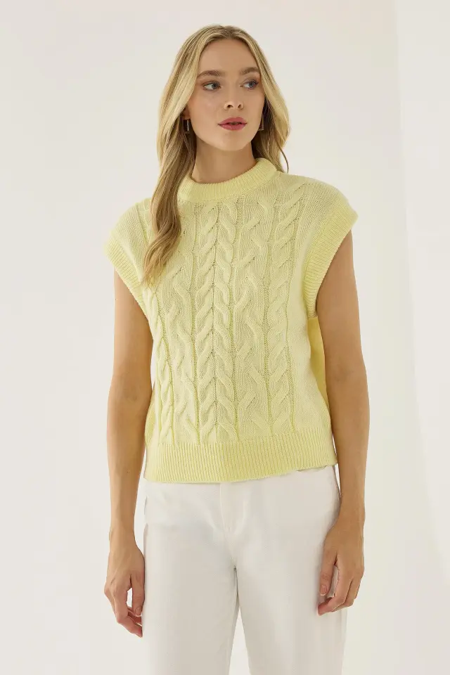 Hair Braid Pattern Sweater Vest