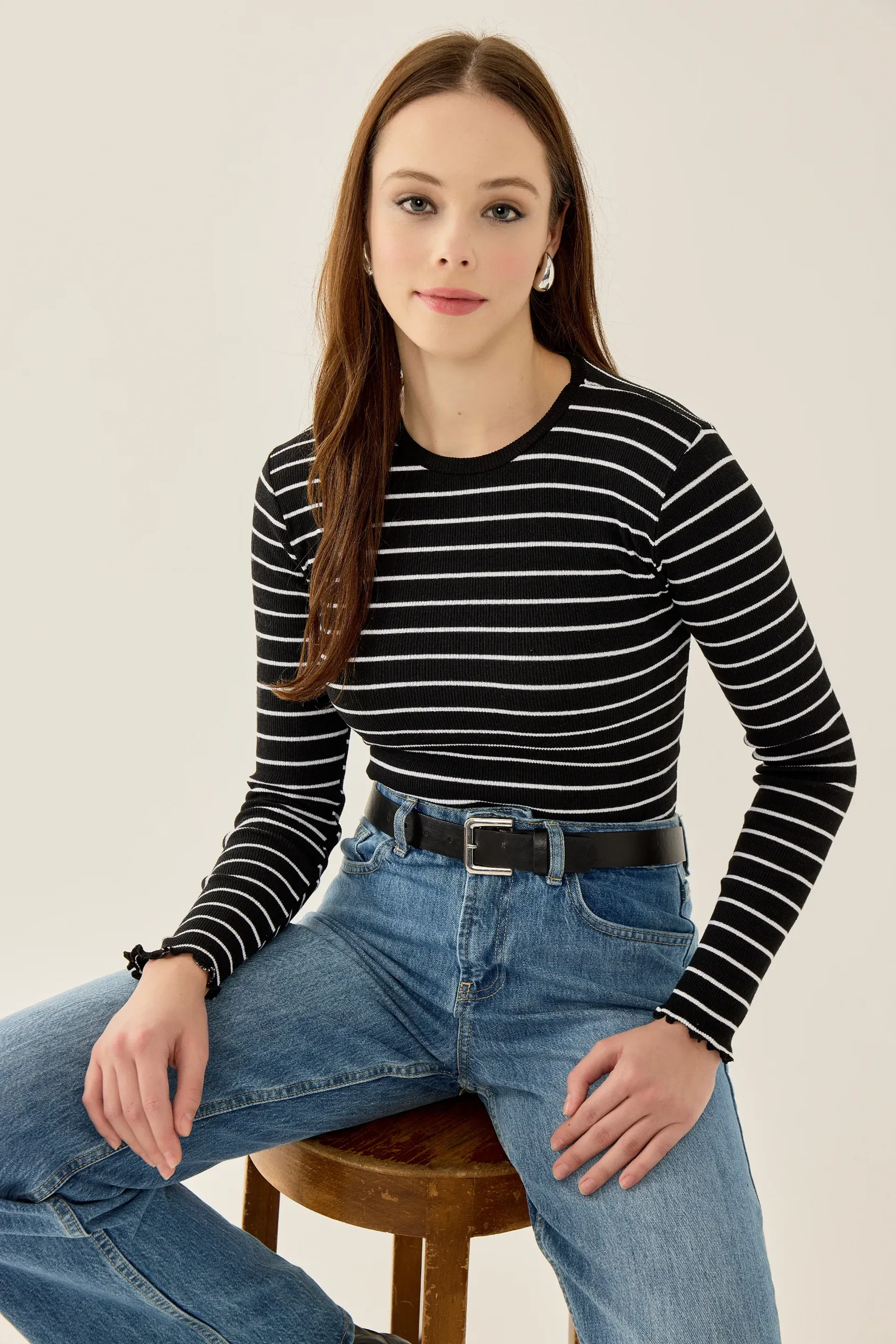 Multicolor Slim Fit Crew Neck Basic Top Women