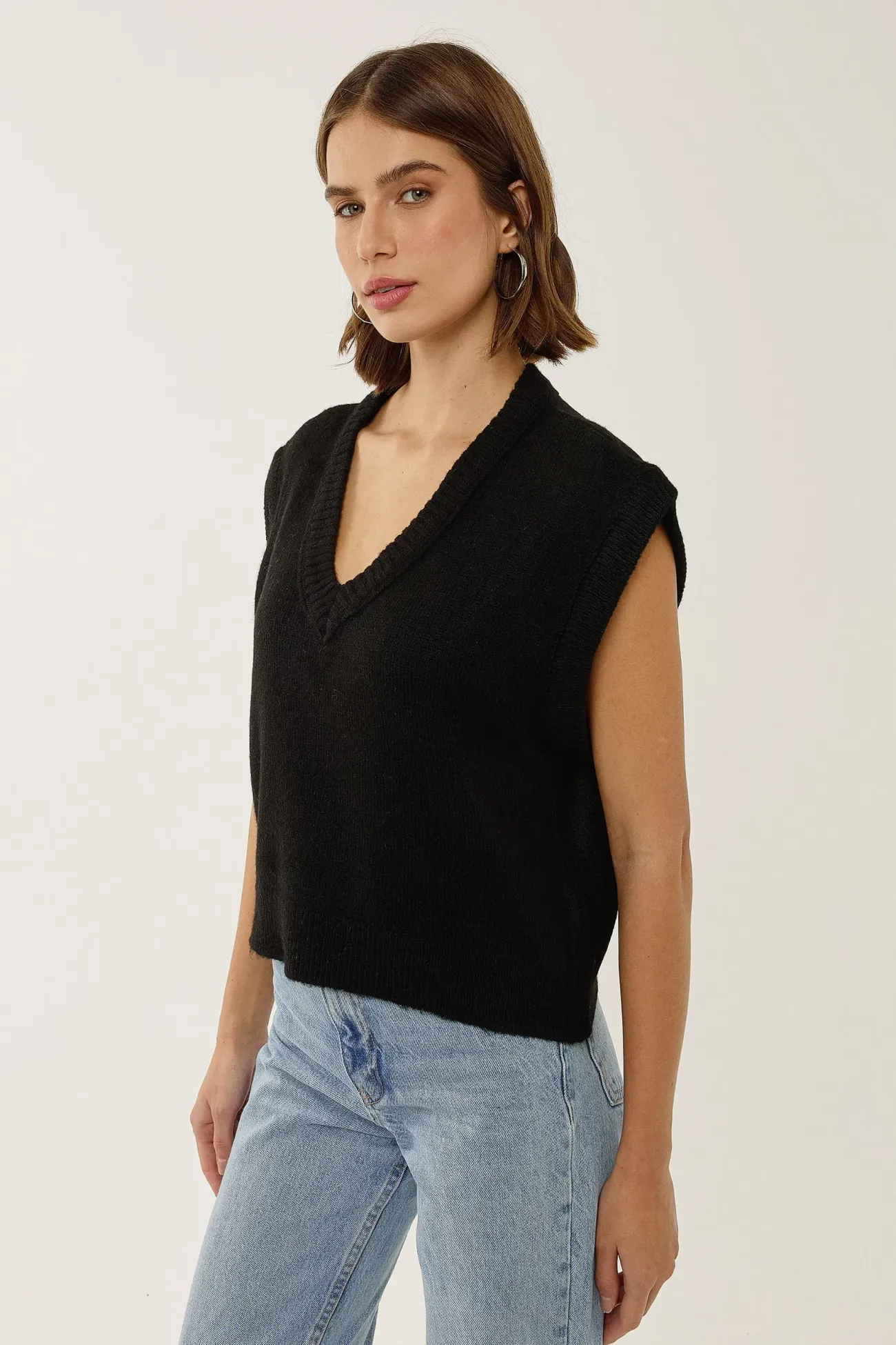 V-Neck Cropped Sweater Vest 4