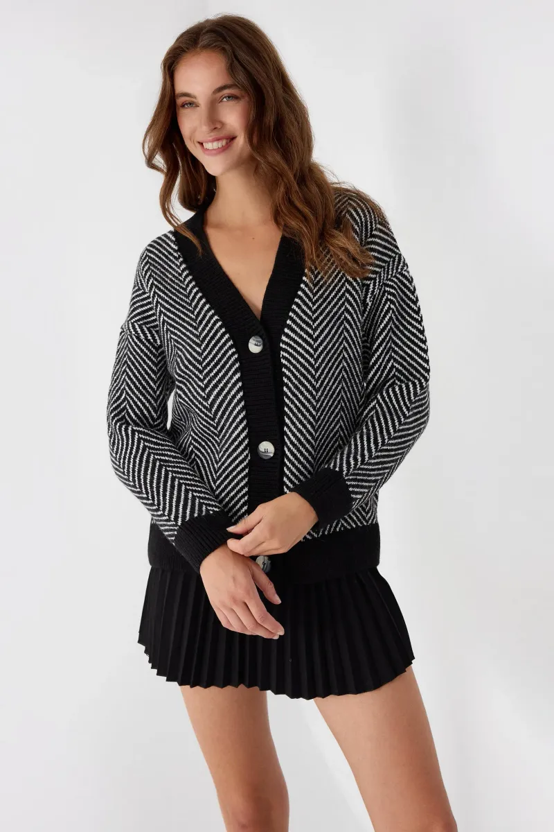 Oversized Striped V-Neck Cardigan 3
