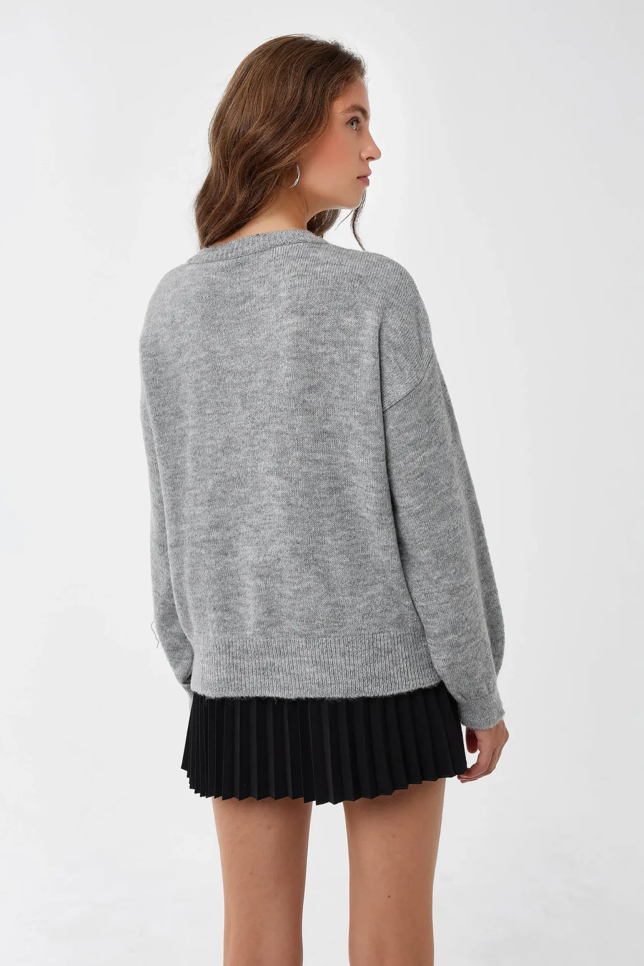 Embroidered Crew Neck Knit Sweater